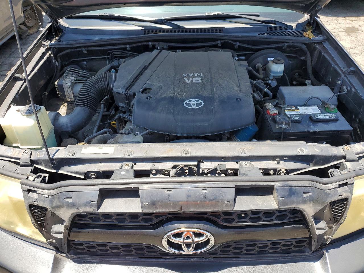 2011 Toyota Tacoma Double Cab Prerunner Gray vin: 3TMJU4GN4BM117923
