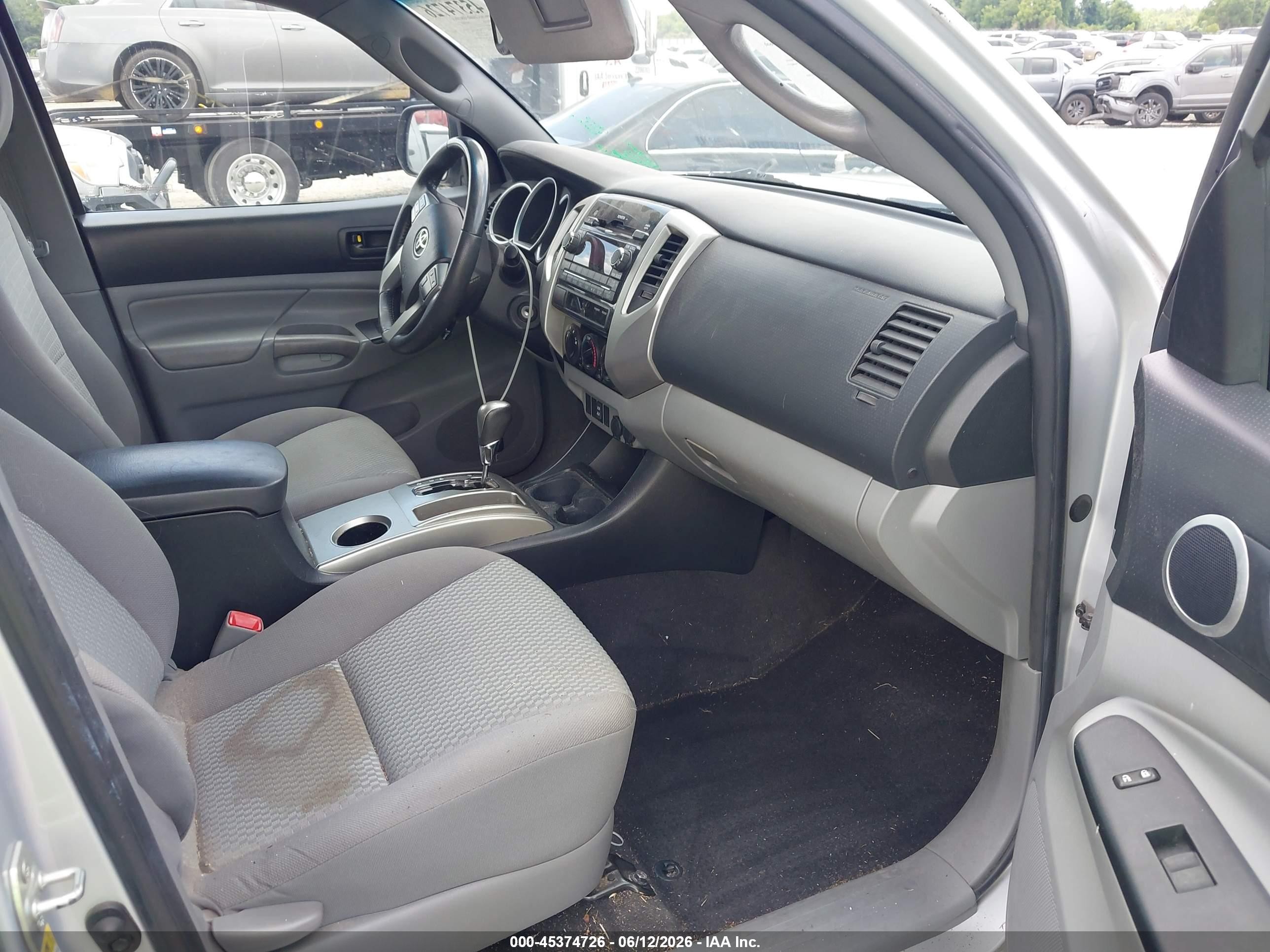 2012 Toyota Tacoma Prerunner V6 Silver vin: 3TMJU4GN4CM129605