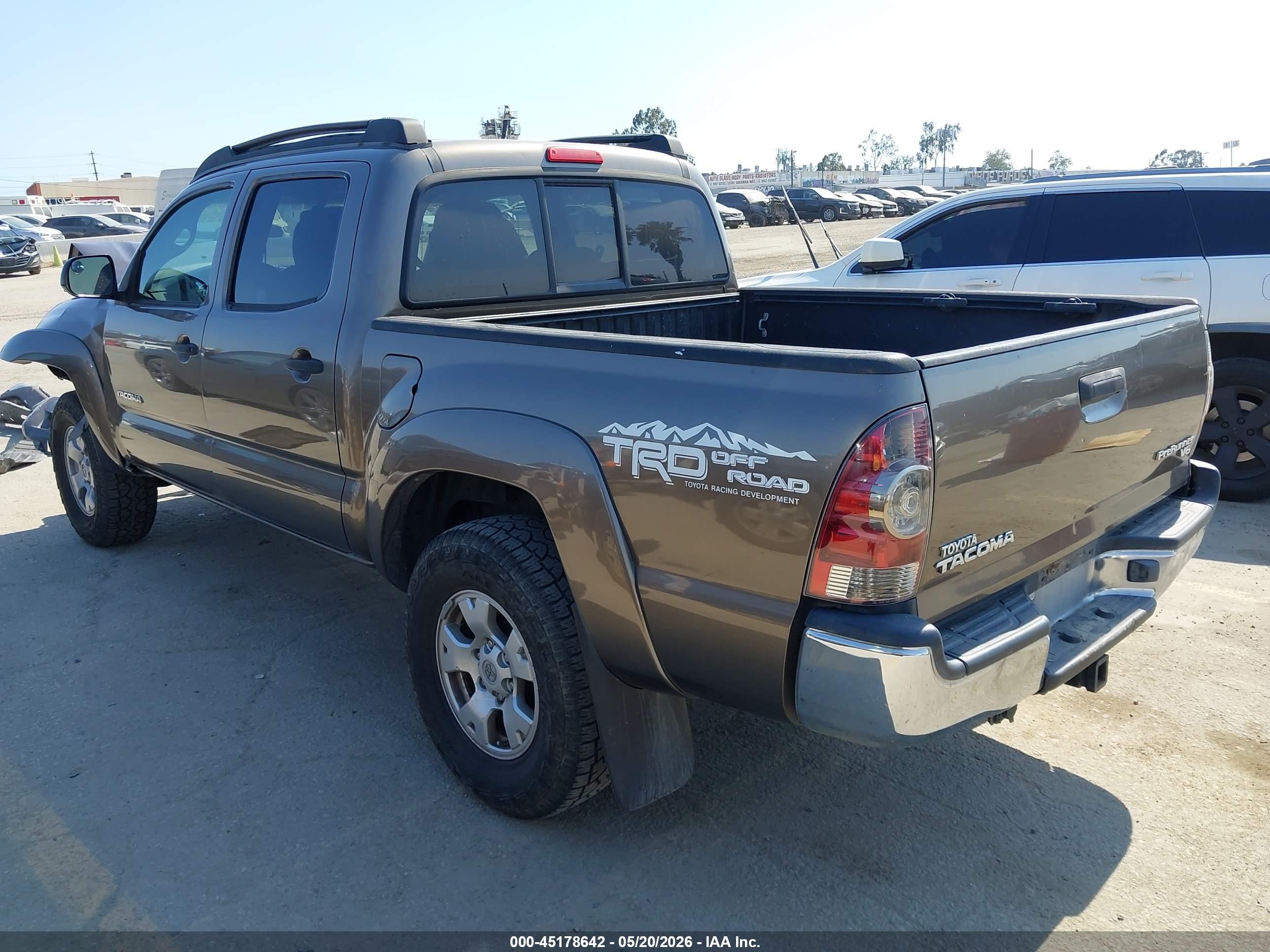 2013 Toyota Tacoma Prerunner V6 Gray vin: 3TMJU4GN4DM150262