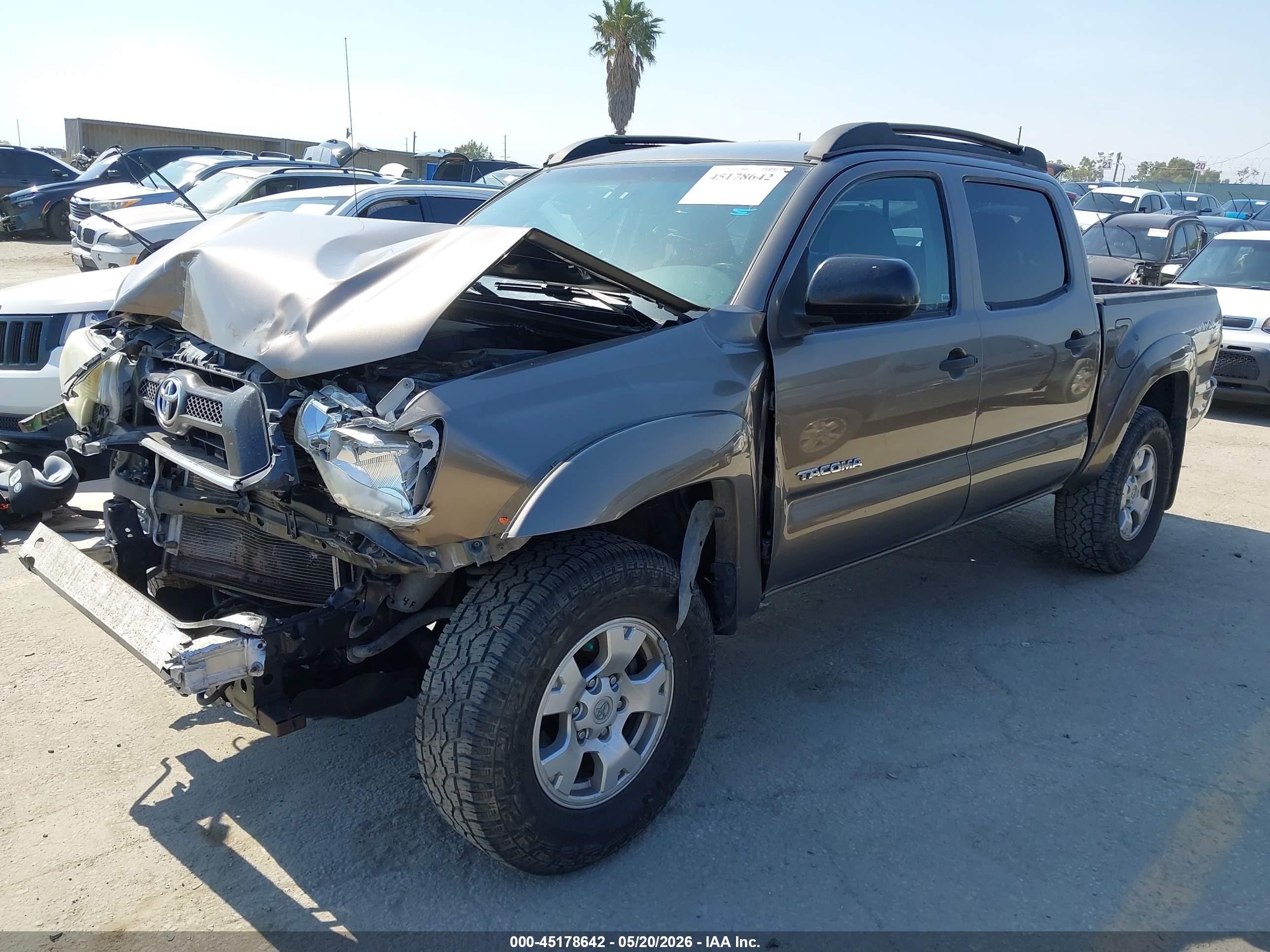 2013 Toyota Tacoma Prerunner V6 Gray vin: 3TMJU4GN4DM150262