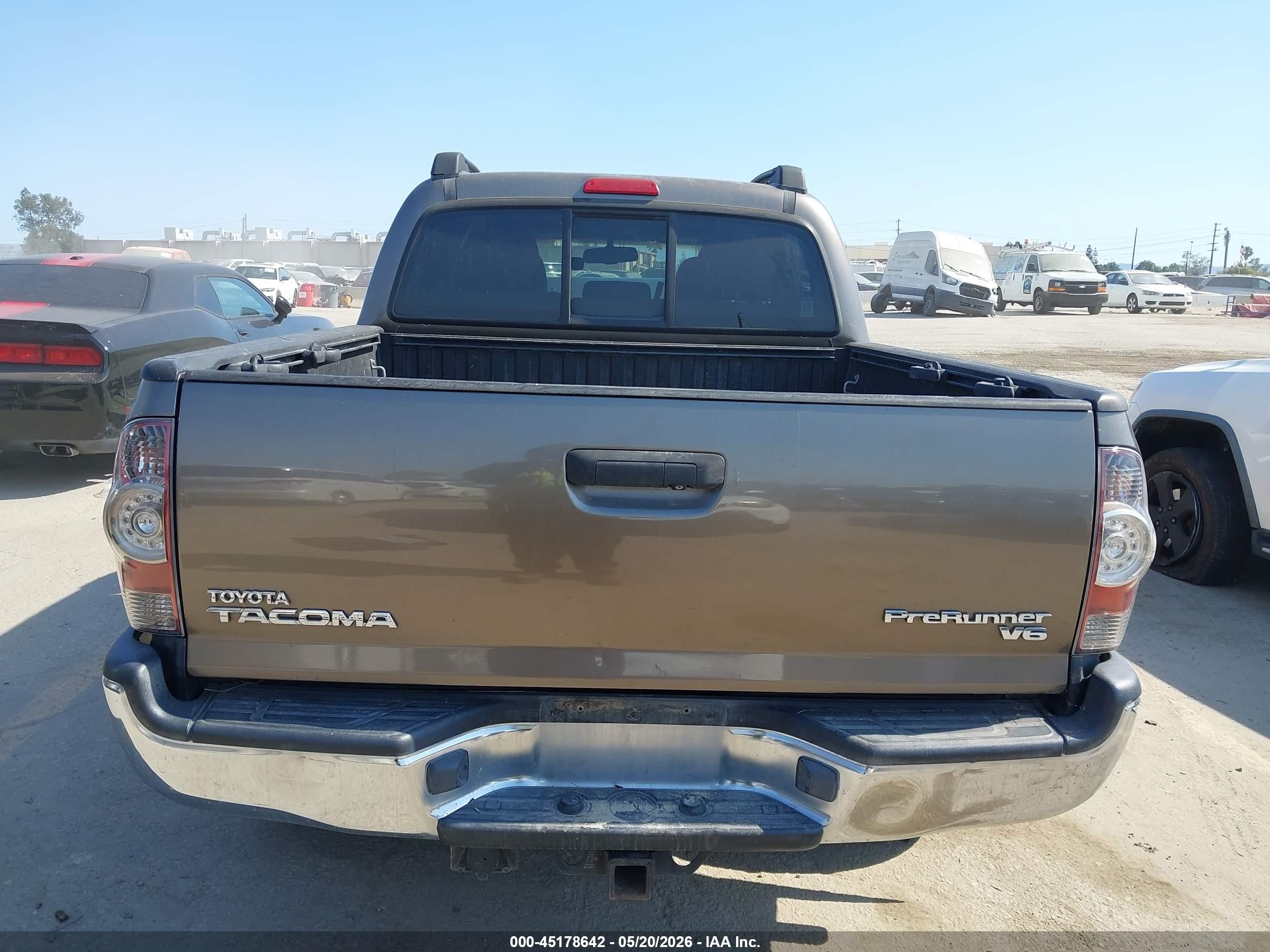 2013 Toyota Tacoma Prerunner V6 Gray vin: 3TMJU4GN4DM150262