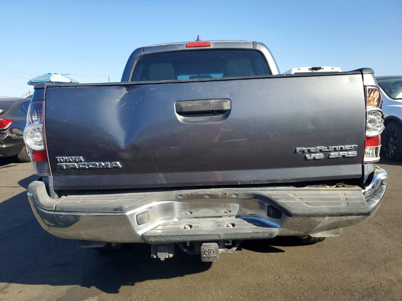 2014 Toyota Tacoma Double Cab Prerunner Gray vin: 3TMJU4GN4EM159268