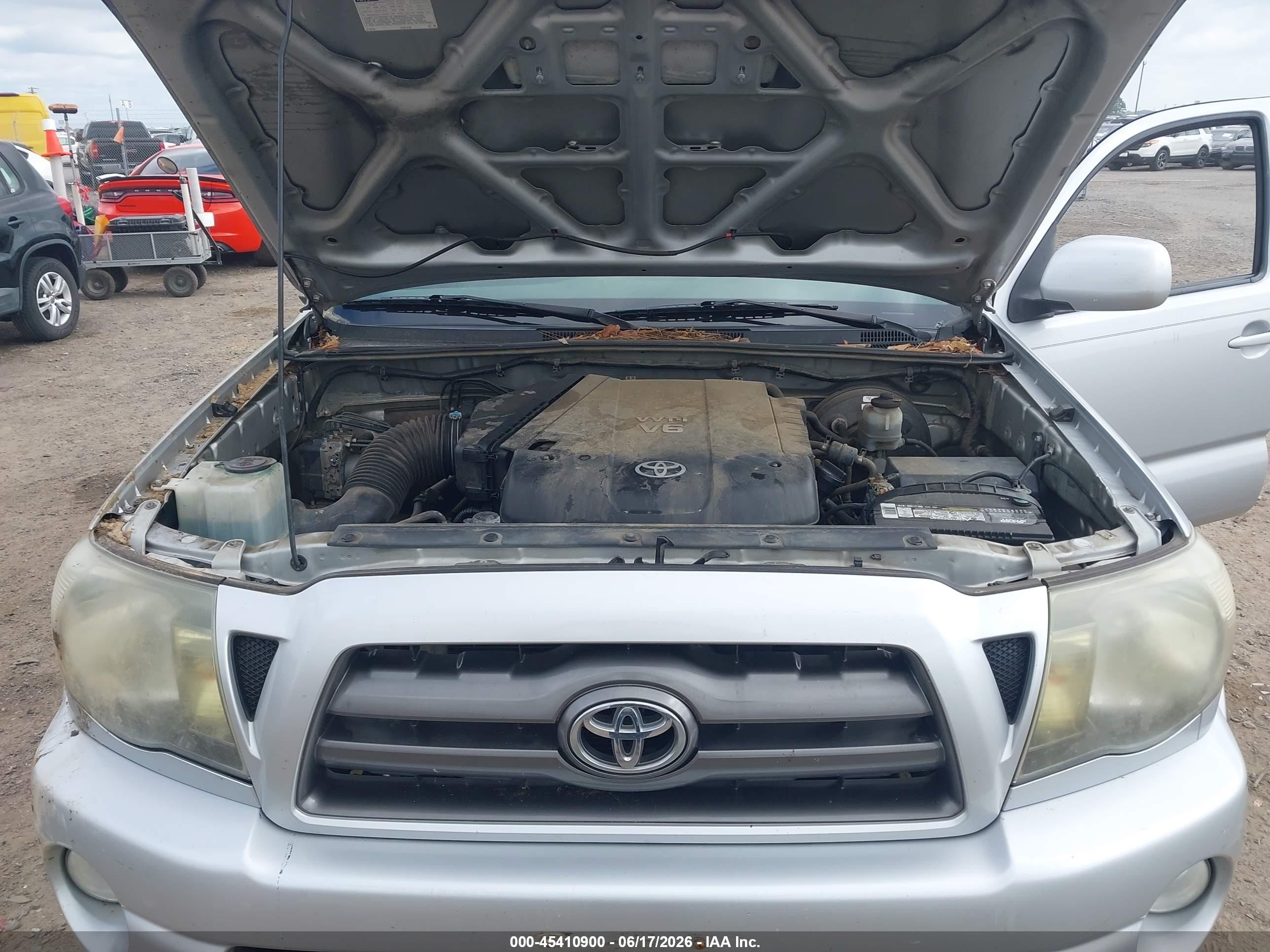 2010 Toyota Tacoma Prerunner V6 Silver vin: 3TMJU4GN5AM097714