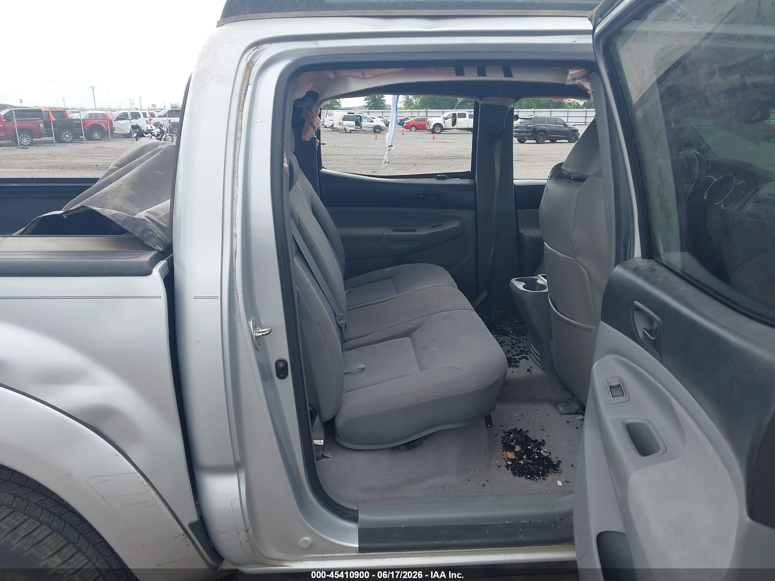 2010 Toyota Tacoma Prerunner V6 Silver vin: 3TMJU4GN5AM097714