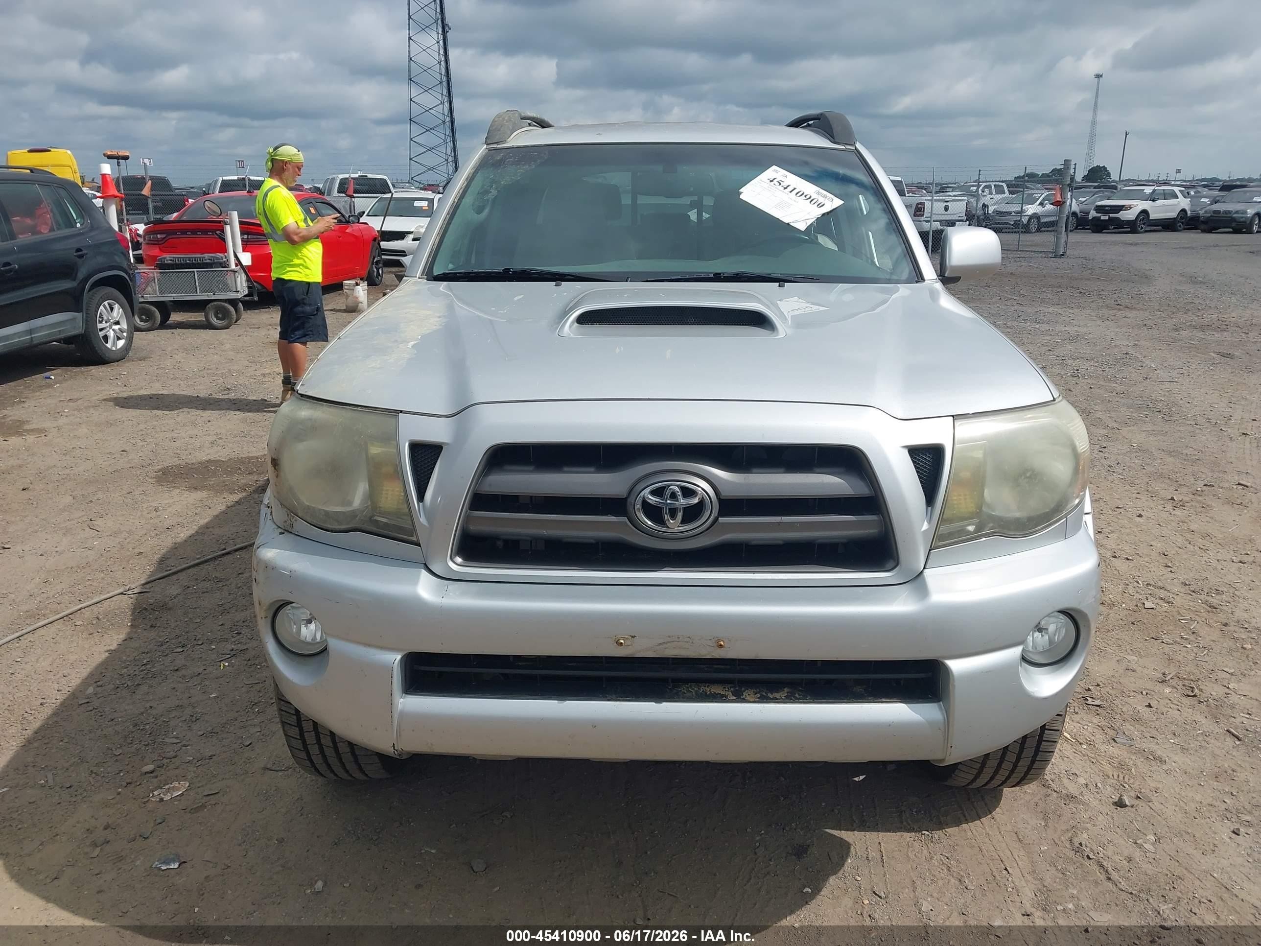 2010 Toyota Tacoma Prerunner V6 Silver vin: 3TMJU4GN5AM097714