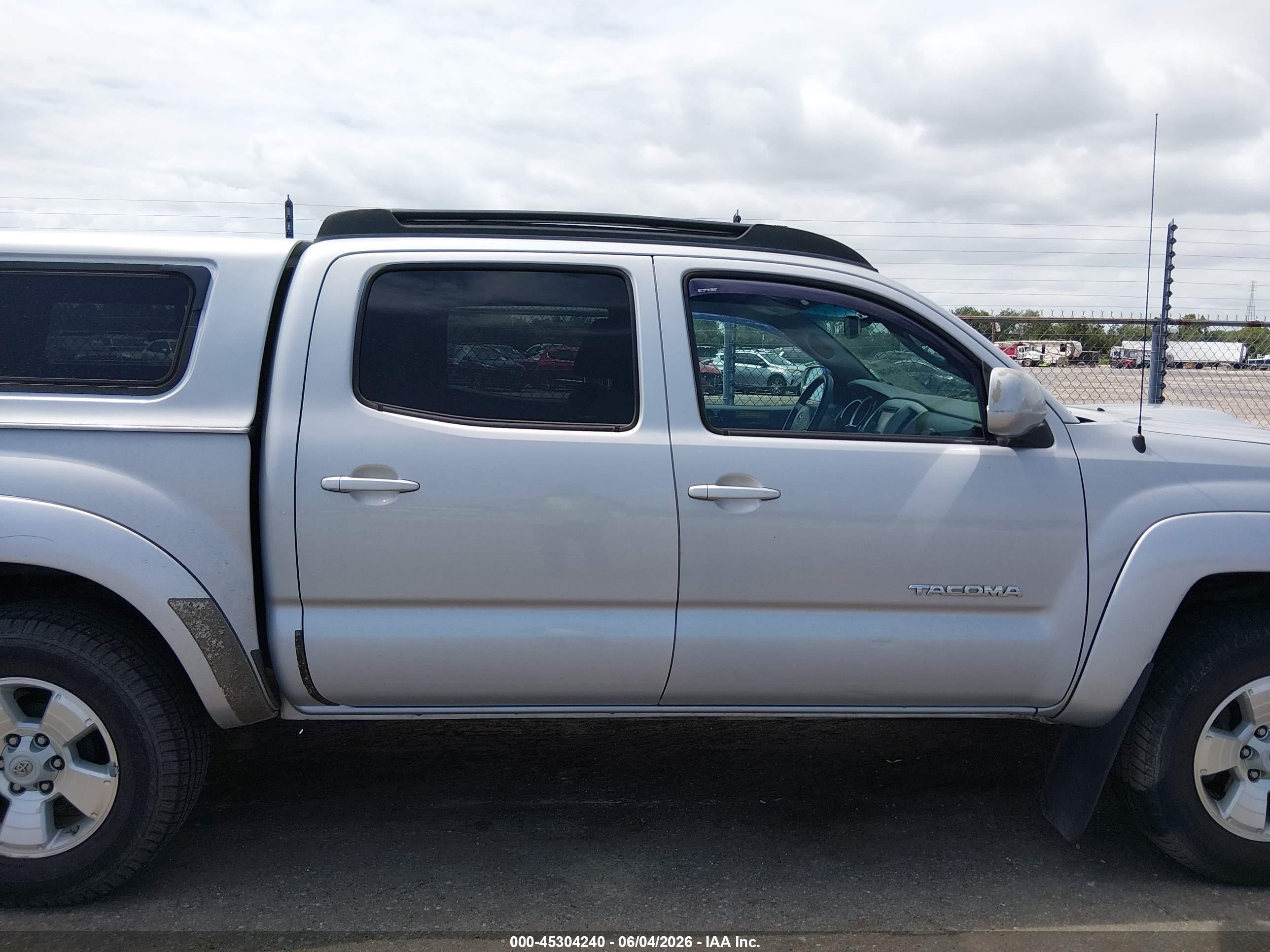 2011 Toyota Tacoma Prerunner V6 Silver vin: 3TMJU4GN5BM110950
