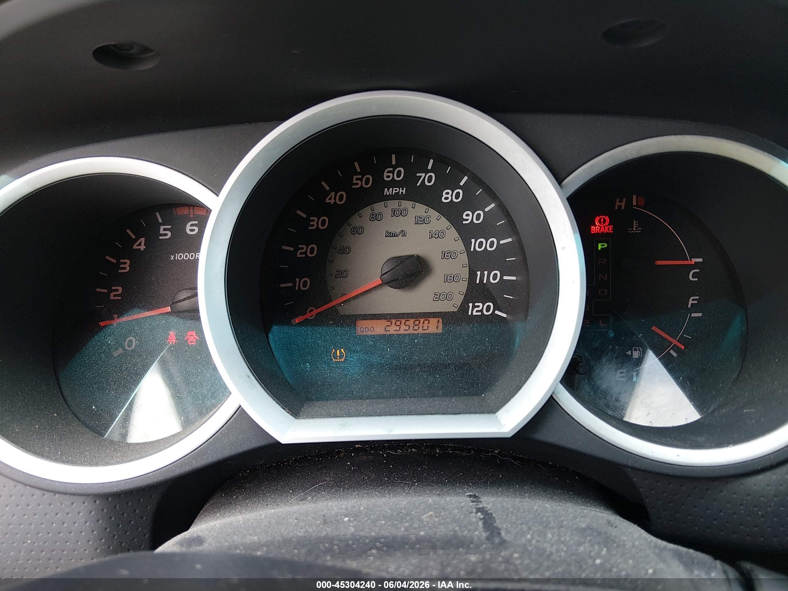 2011 Toyota Tacoma Prerunner V6 Silver vin: 3TMJU4GN5BM110950