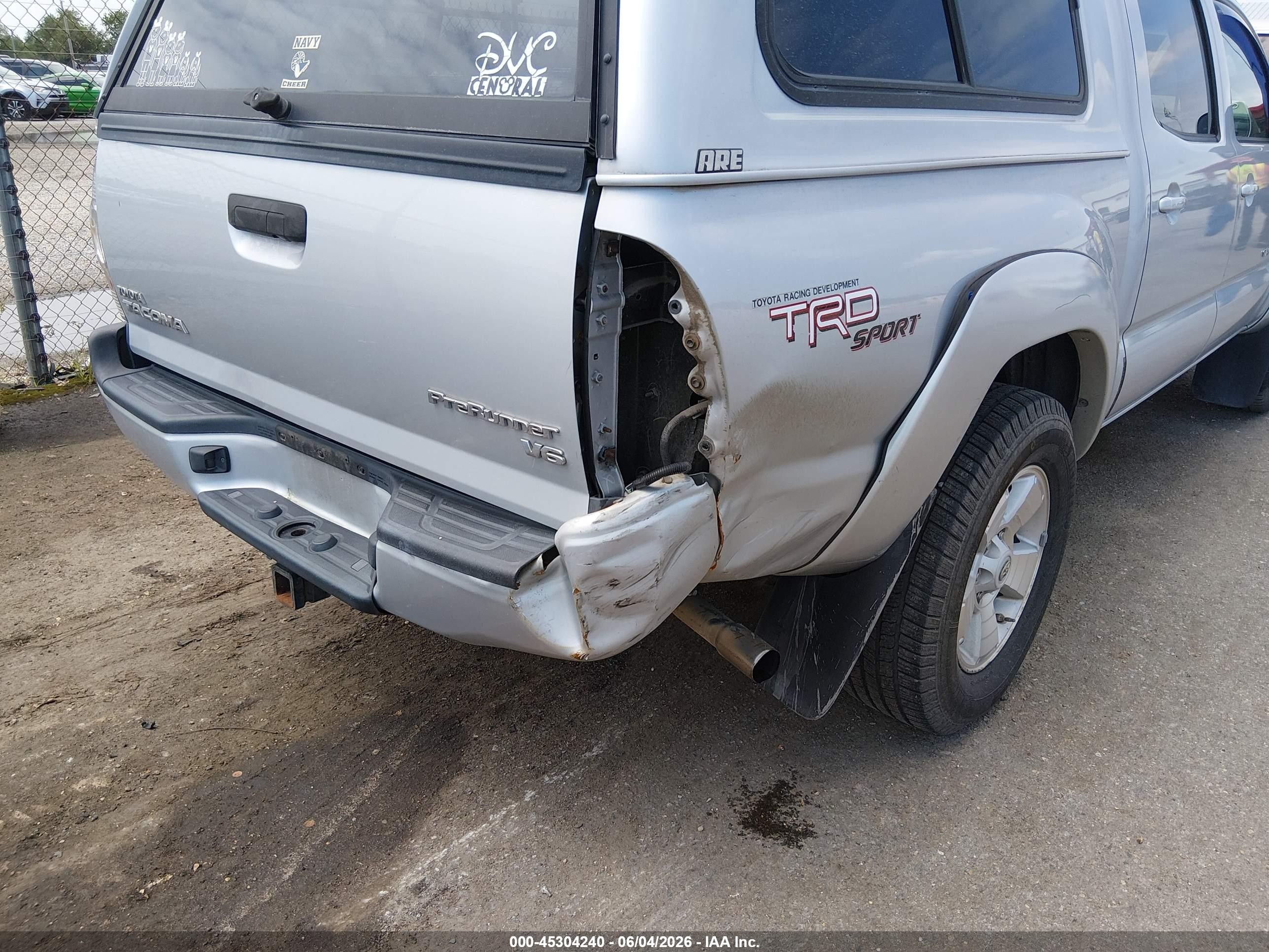 2011 Toyota Tacoma Prerunner V6 Silver vin: 3TMJU4GN5BM110950