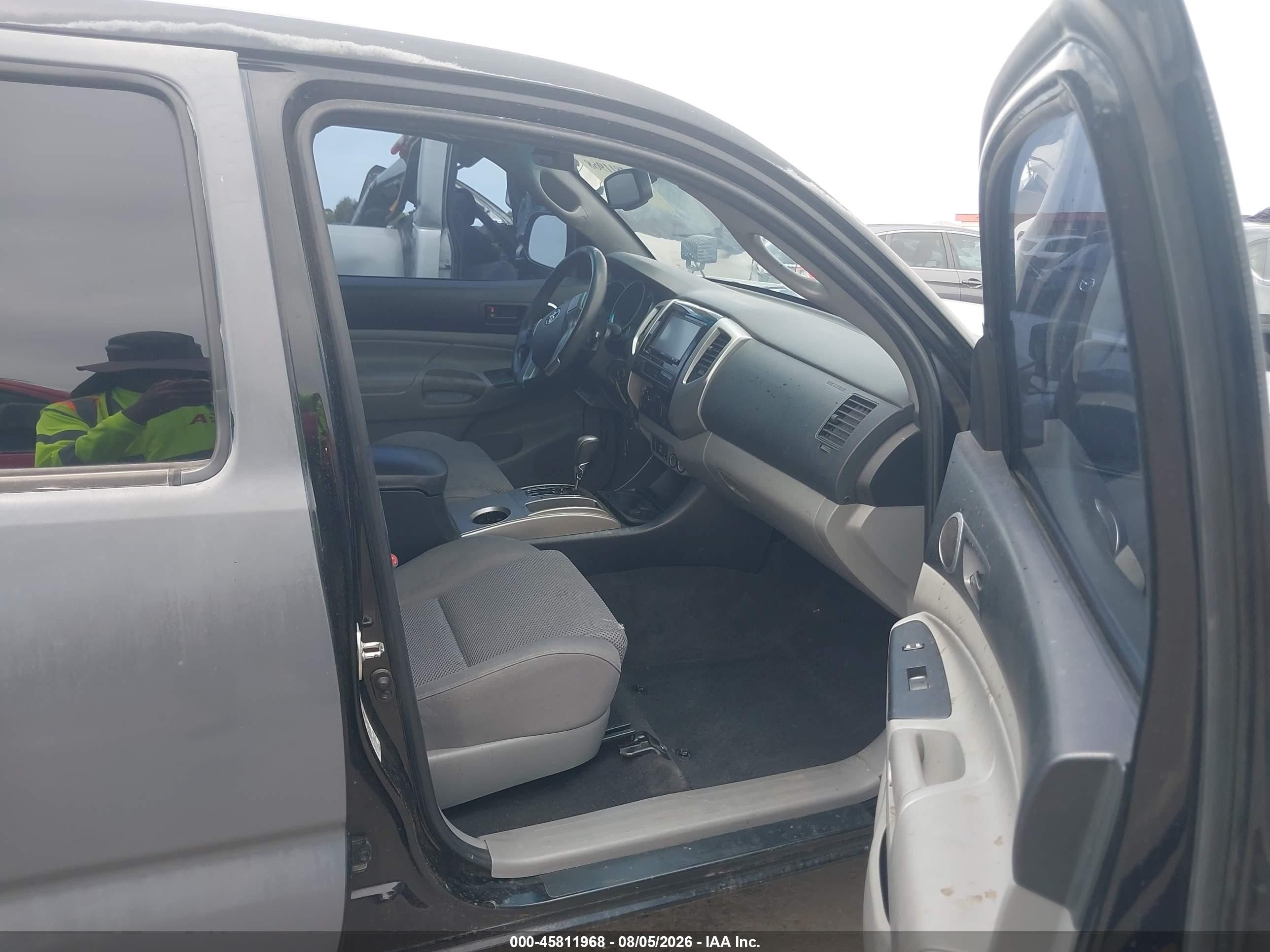 2013 Toyota Tacoma Prerunner V6 Gray vin: 3TMJU4GN5DM152876
