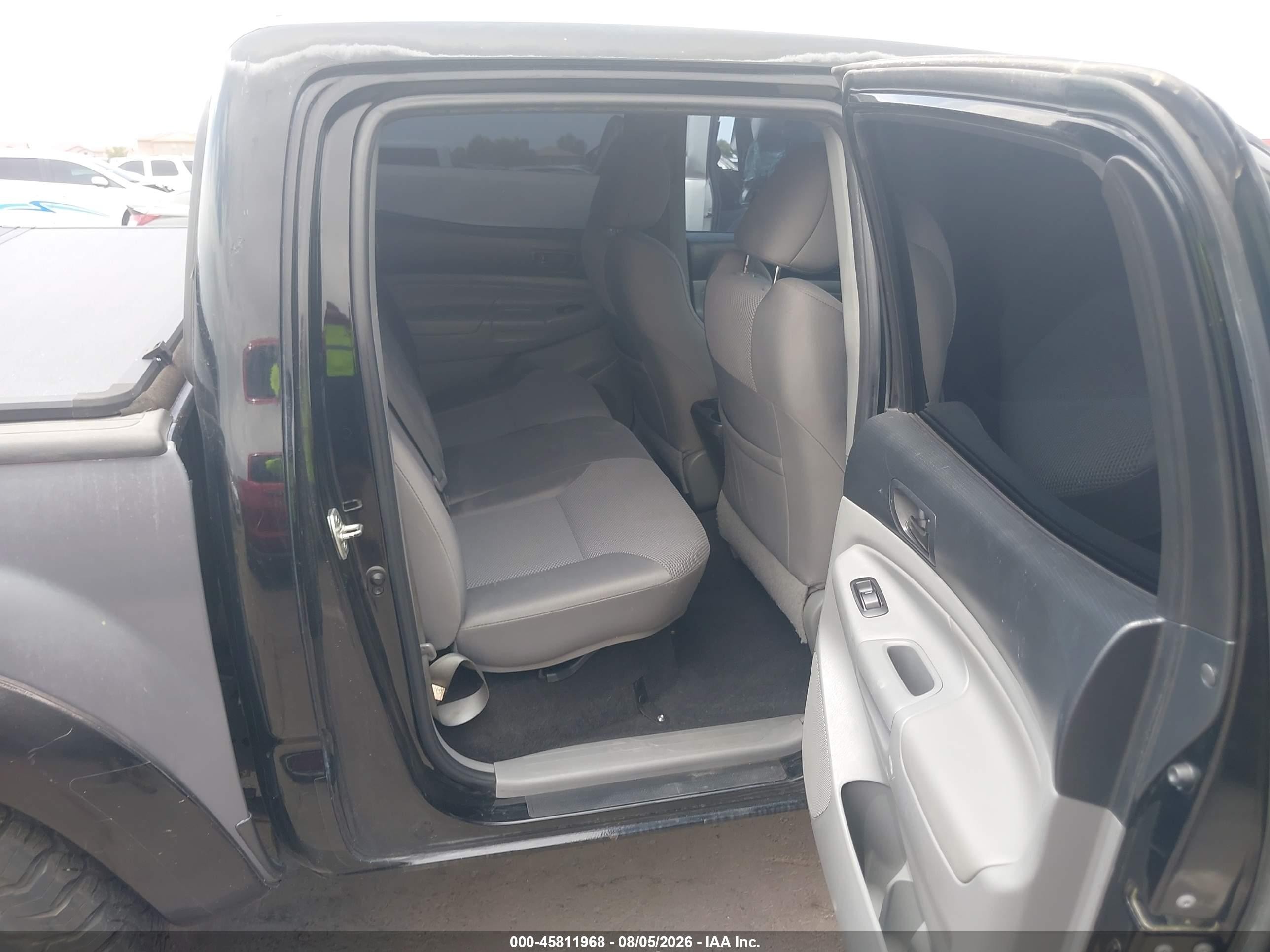 2013 Toyota Tacoma Prerunner V6 Gray vin: 3TMJU4GN5DM152876