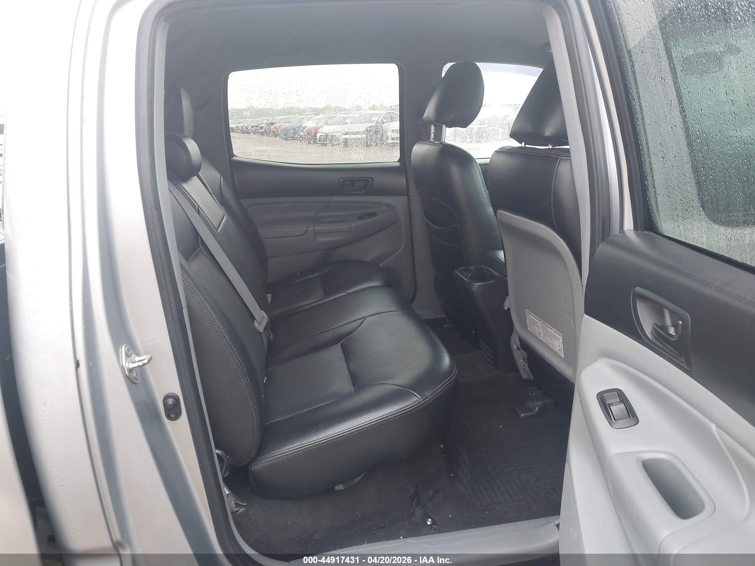 2014 Toyota Tacoma Prerunner V6 Silver vin: 3TMJU4GN5EM161529
