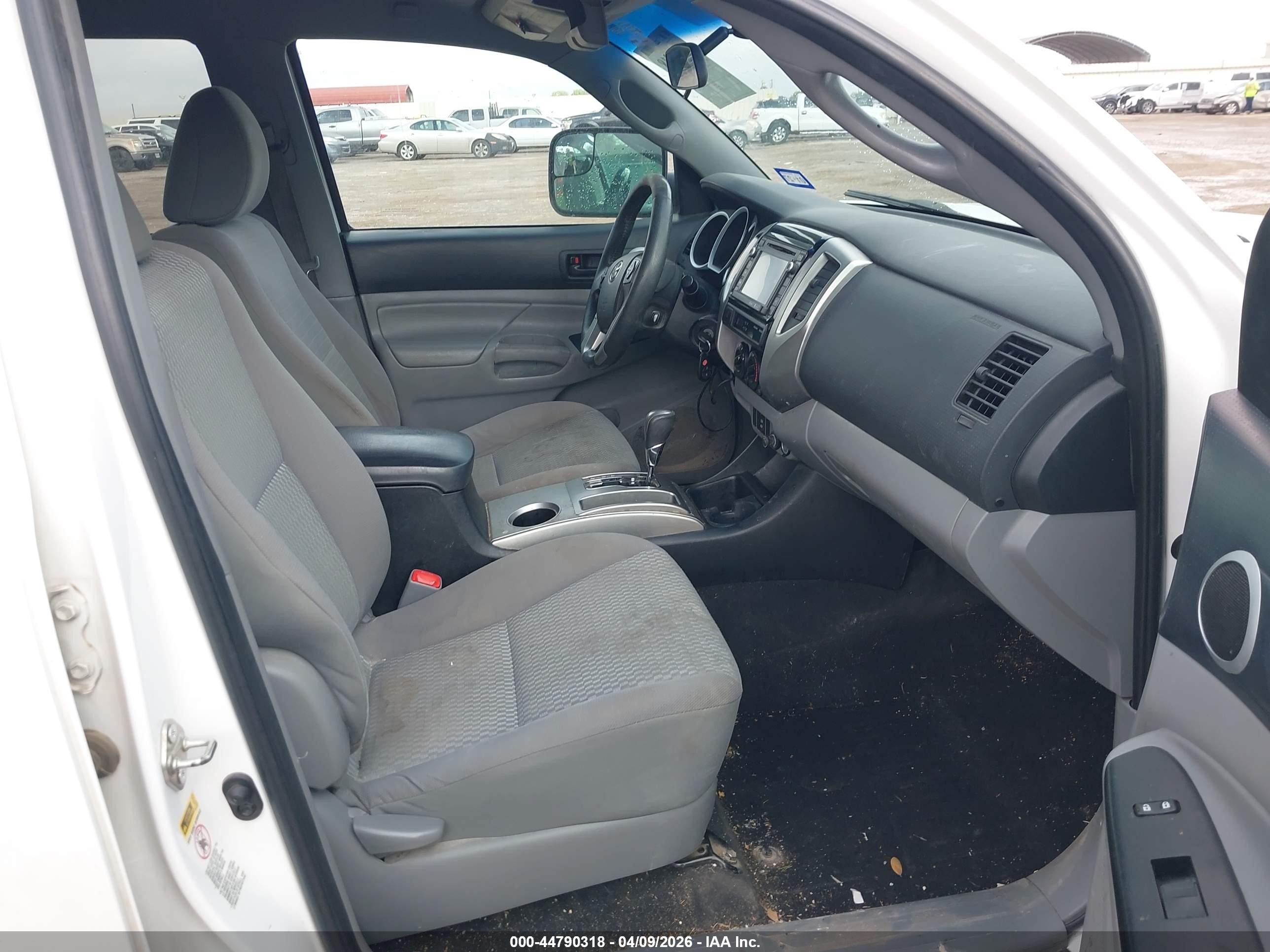 2014 Toyota Tacoma Prerunner V6 Белый vin: 3TMJU4GN5EM172126
