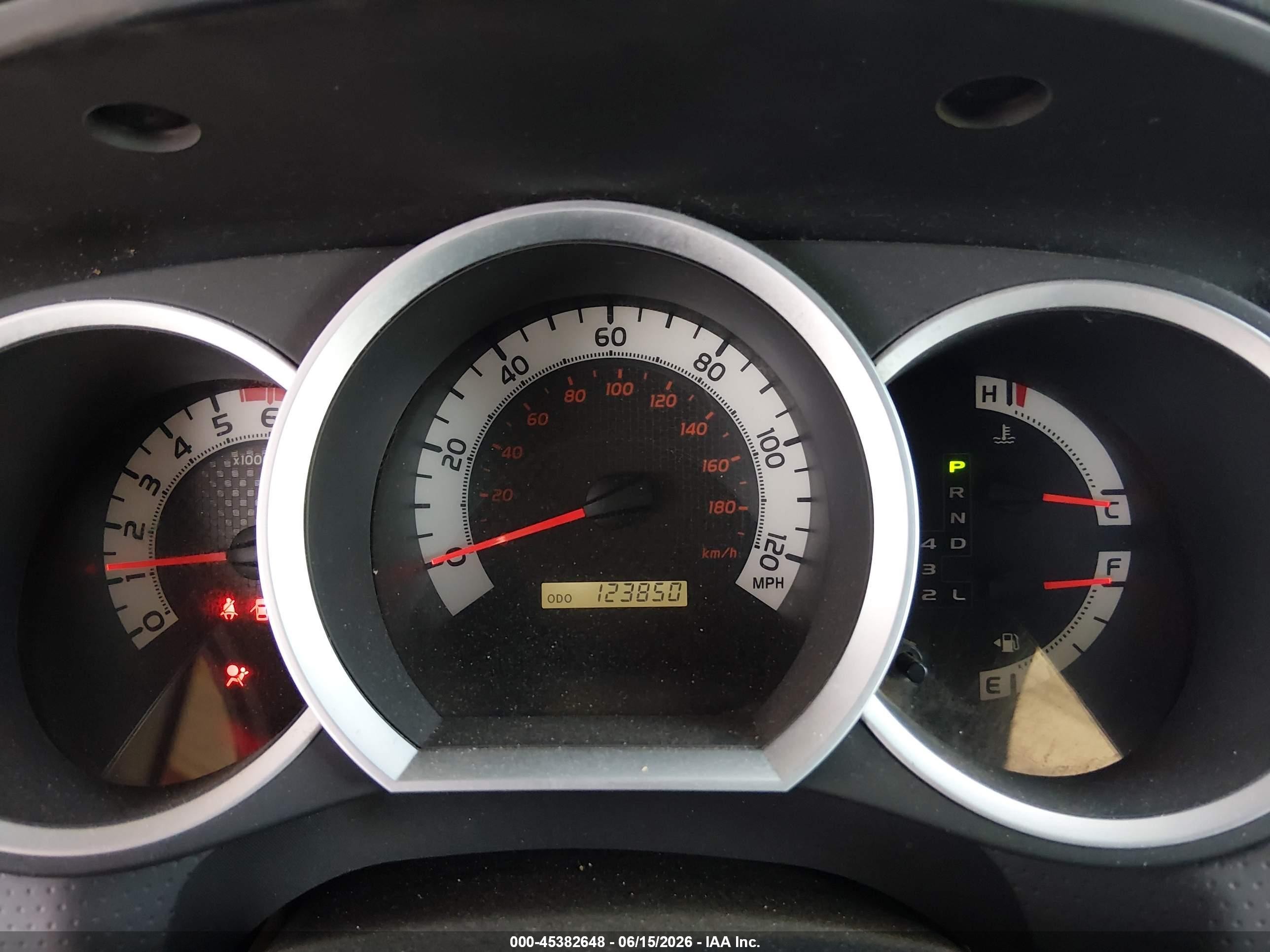 2015 Toyota Tacoma Prerunner V6 Белый vin: 3TMJU4GN5FM192457
