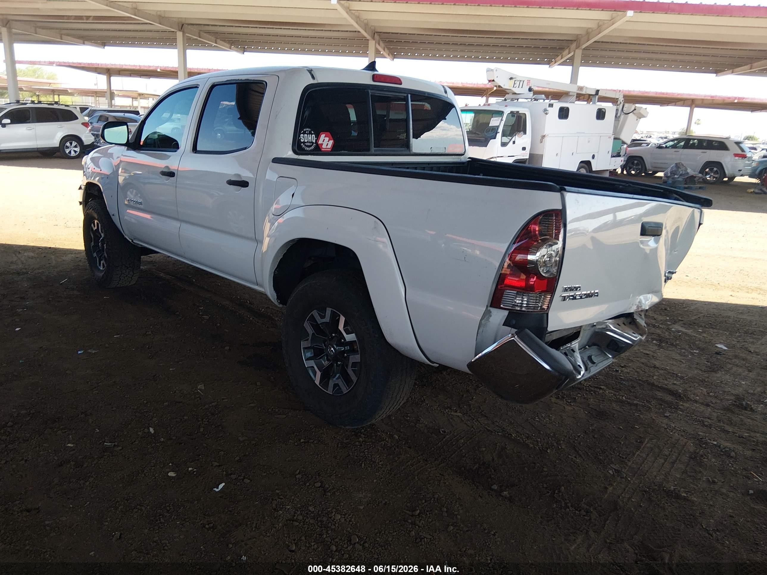 2015 Toyota Tacoma Prerunner V6 Белый vin: 3TMJU4GN5FM192457