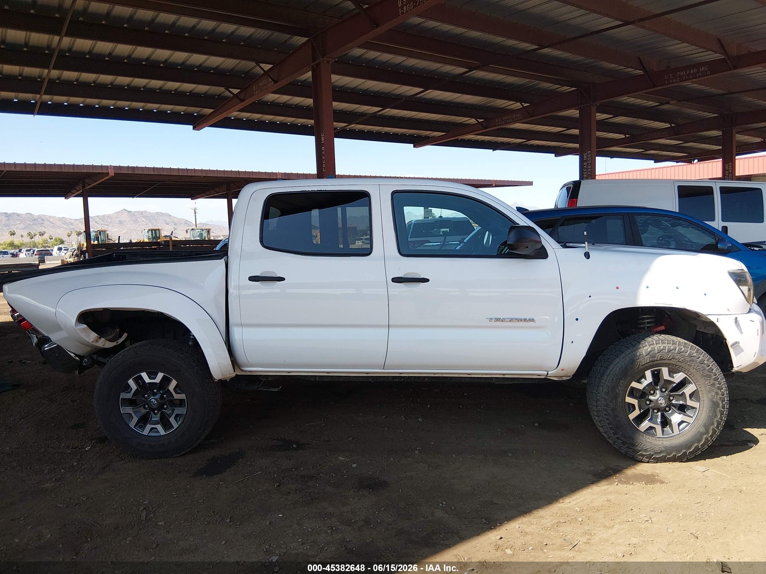 2015 Toyota Tacoma Prerunner V6 Белый vin: 3TMJU4GN5FM192457