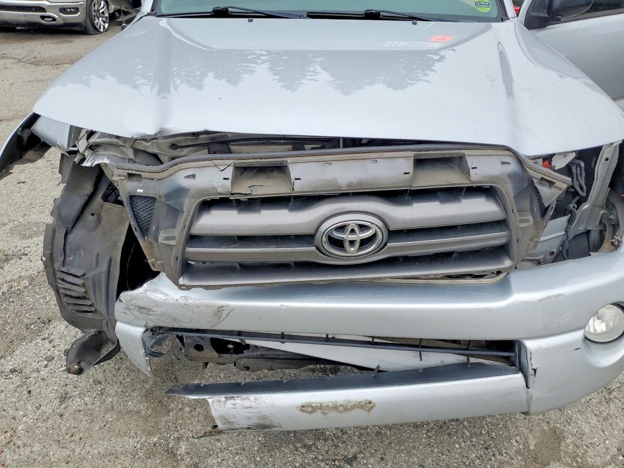 2010 Toyota Tacoma Double Cab Prerunner Silver vin: 3TMJU4GN6AM095549