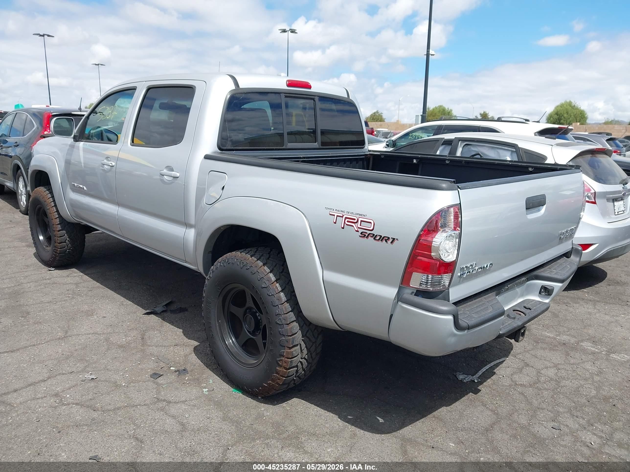 2010 Toyota Tacoma Prerunner V6 Silver vin: 3TMJU4GN6AM100670