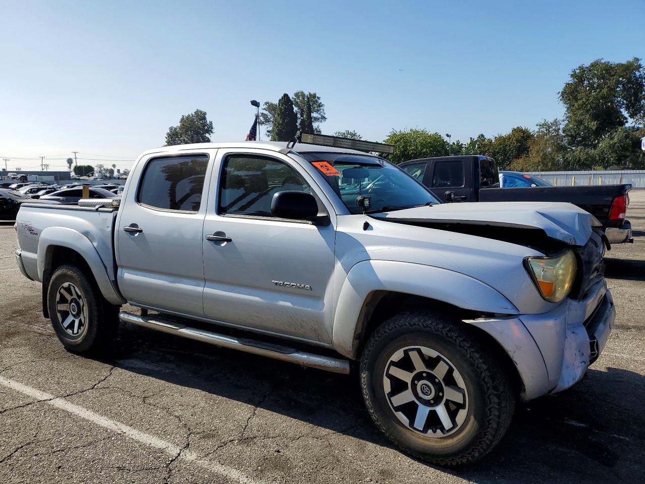 2010 Toyota Tacoma Double Cab Prerunner Silver vin: 3TMJU4GN6AM100992
