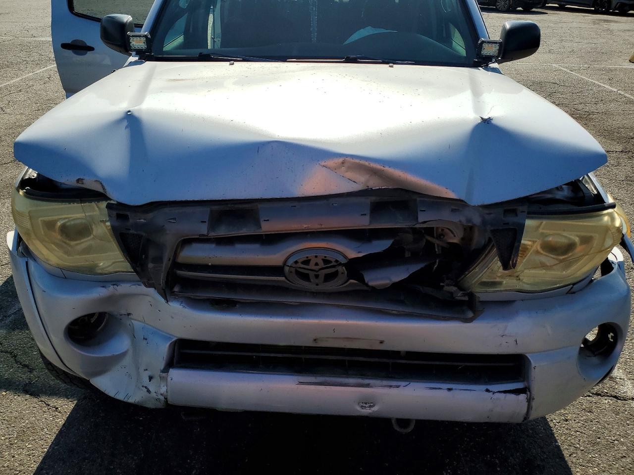 2010 Toyota Tacoma Double Cab Prerunner Silver vin: 3TMJU4GN6AM100992