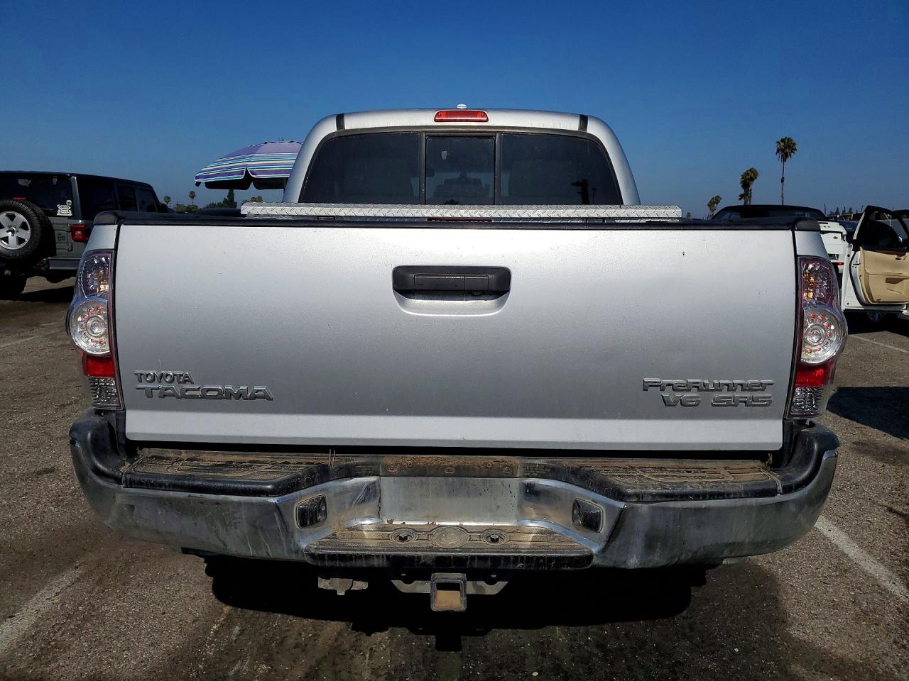 2010 Toyota Tacoma Double Cab Prerunner Silver vin: 3TMJU4GN6AM100992