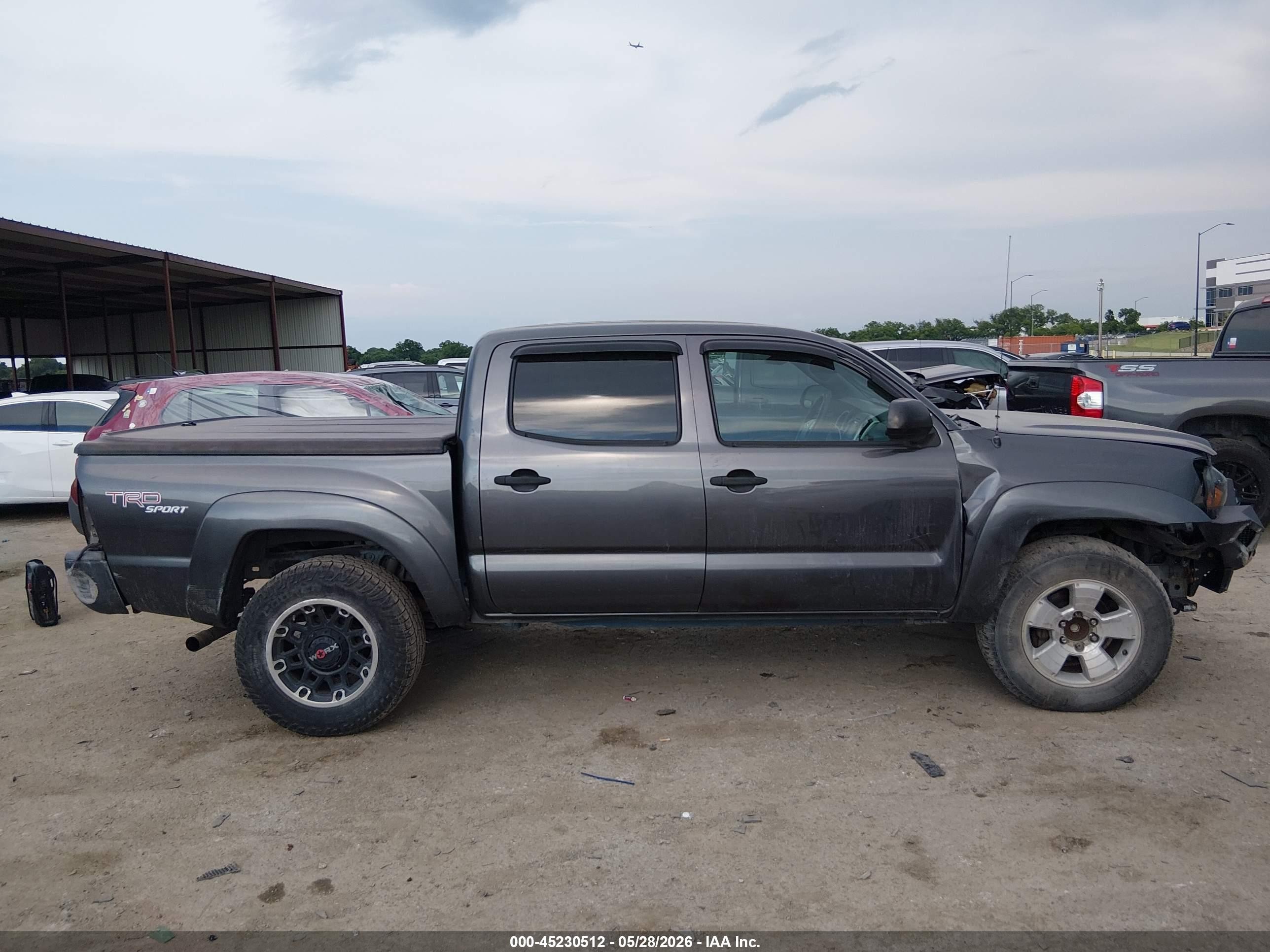 2013 Toyota Tacoma Prerunner V6 Gray vin: 3TMJU4GN6DM141773