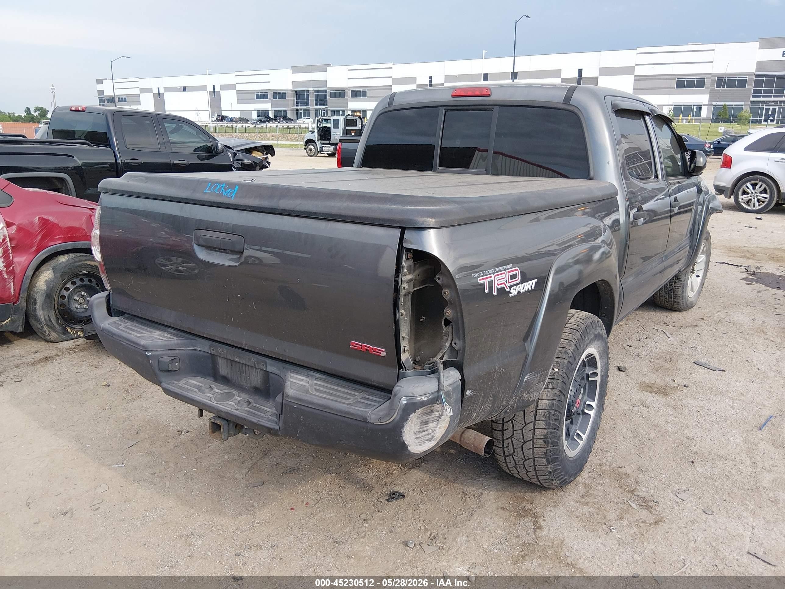 2013 Toyota Tacoma Prerunner V6 Gray vin: 3TMJU4GN6DM141773