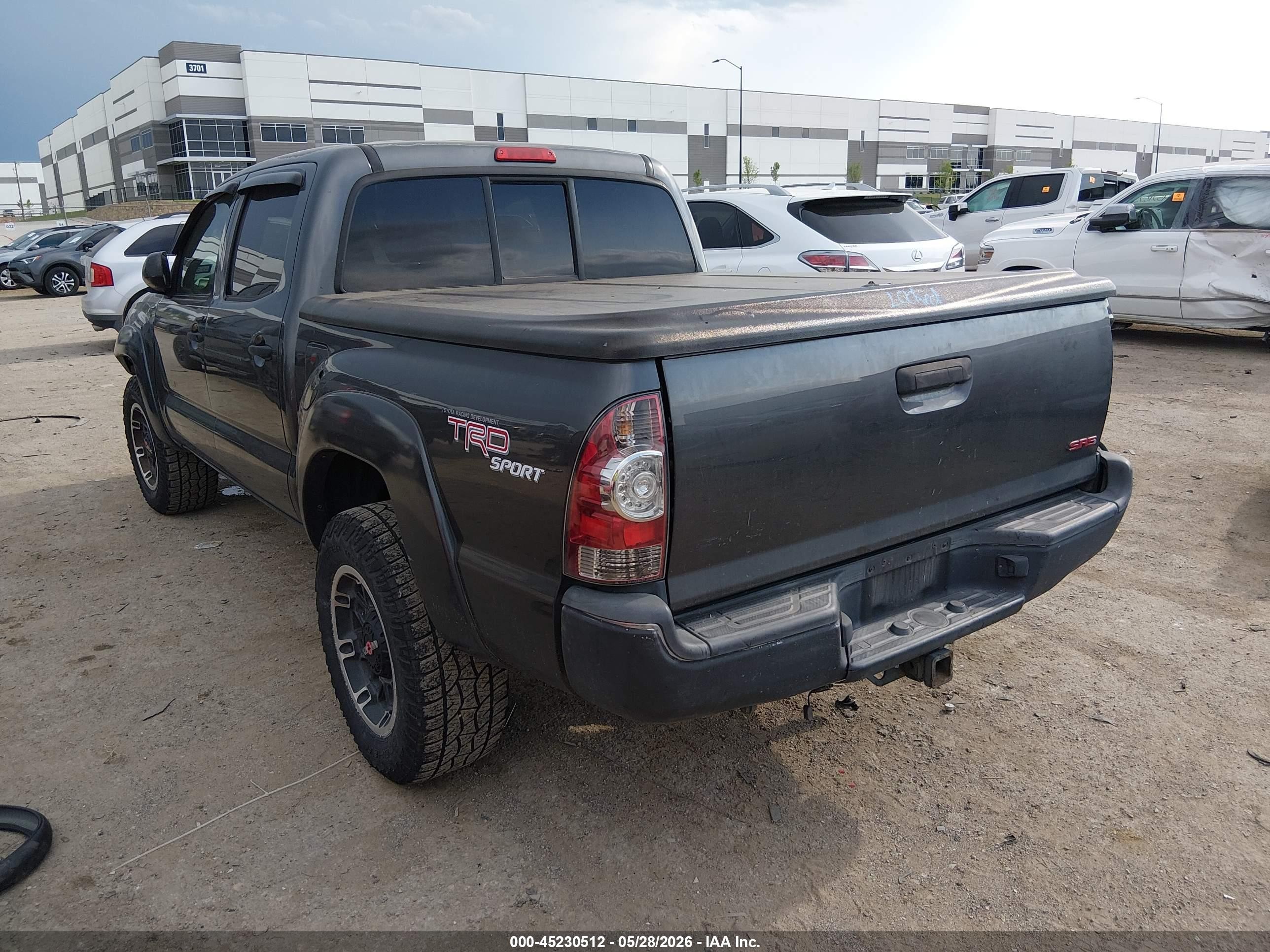 2013 Toyota Tacoma Prerunner V6 Gray vin: 3TMJU4GN6DM141773