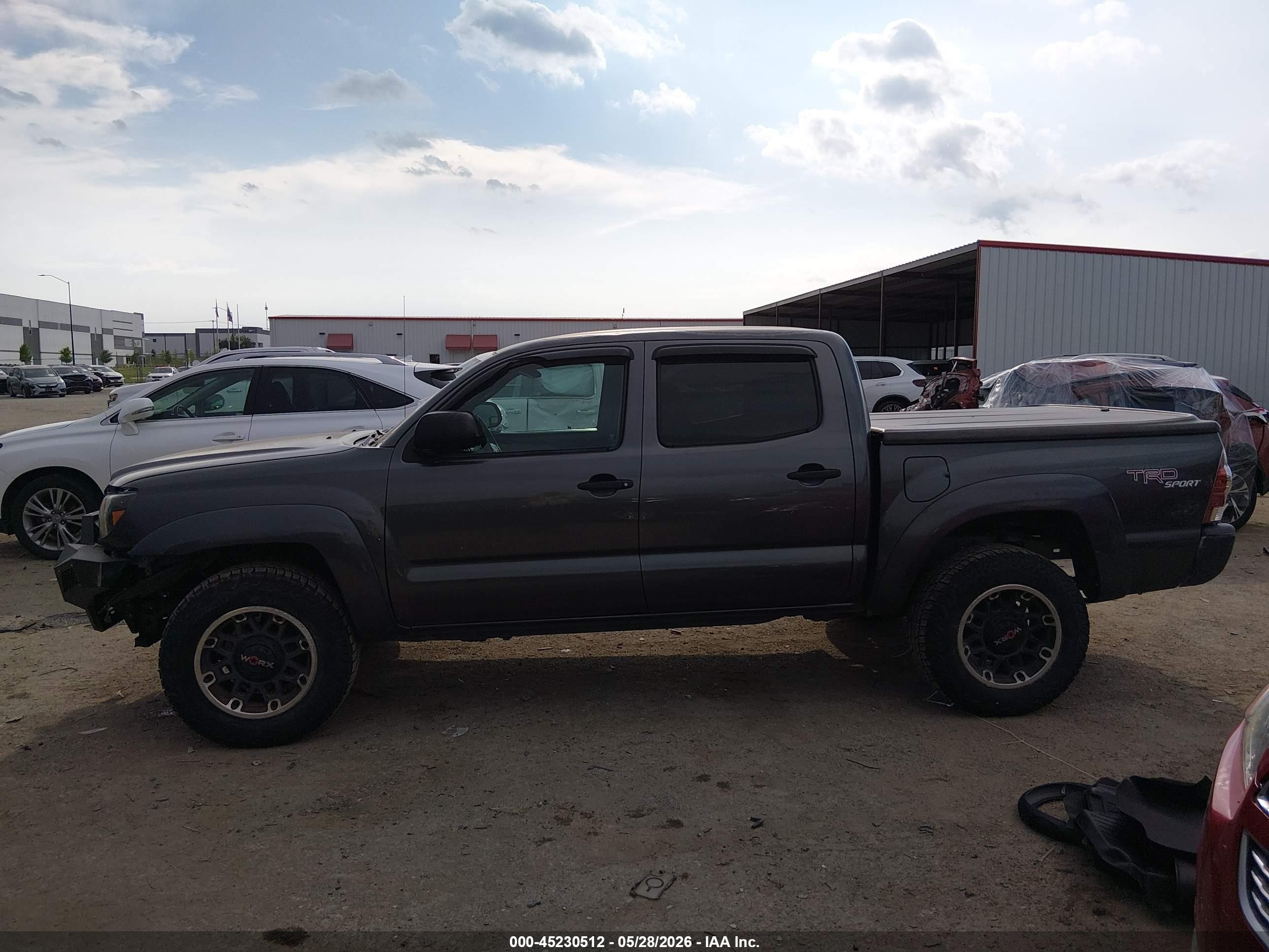 2013 Toyota Tacoma Prerunner V6 Gray vin: 3TMJU4GN6DM141773
