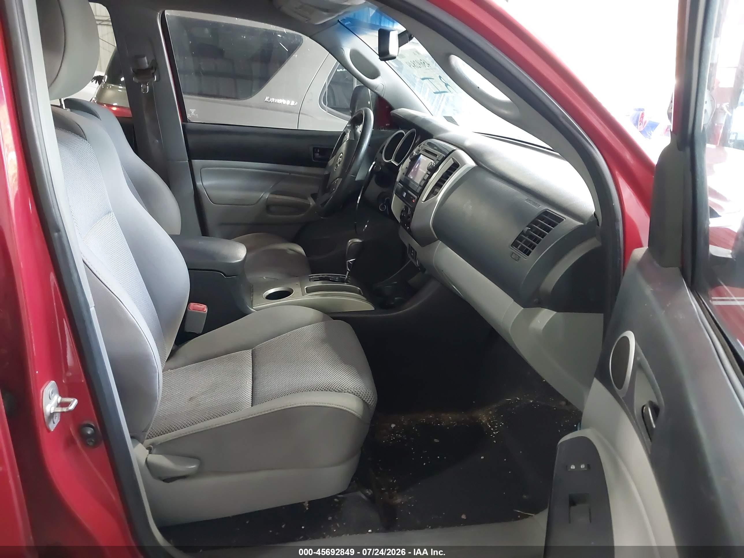 2013 Toyota Tacoma Prerunner V6 Red vin: 3TMJU4GN6DM143135