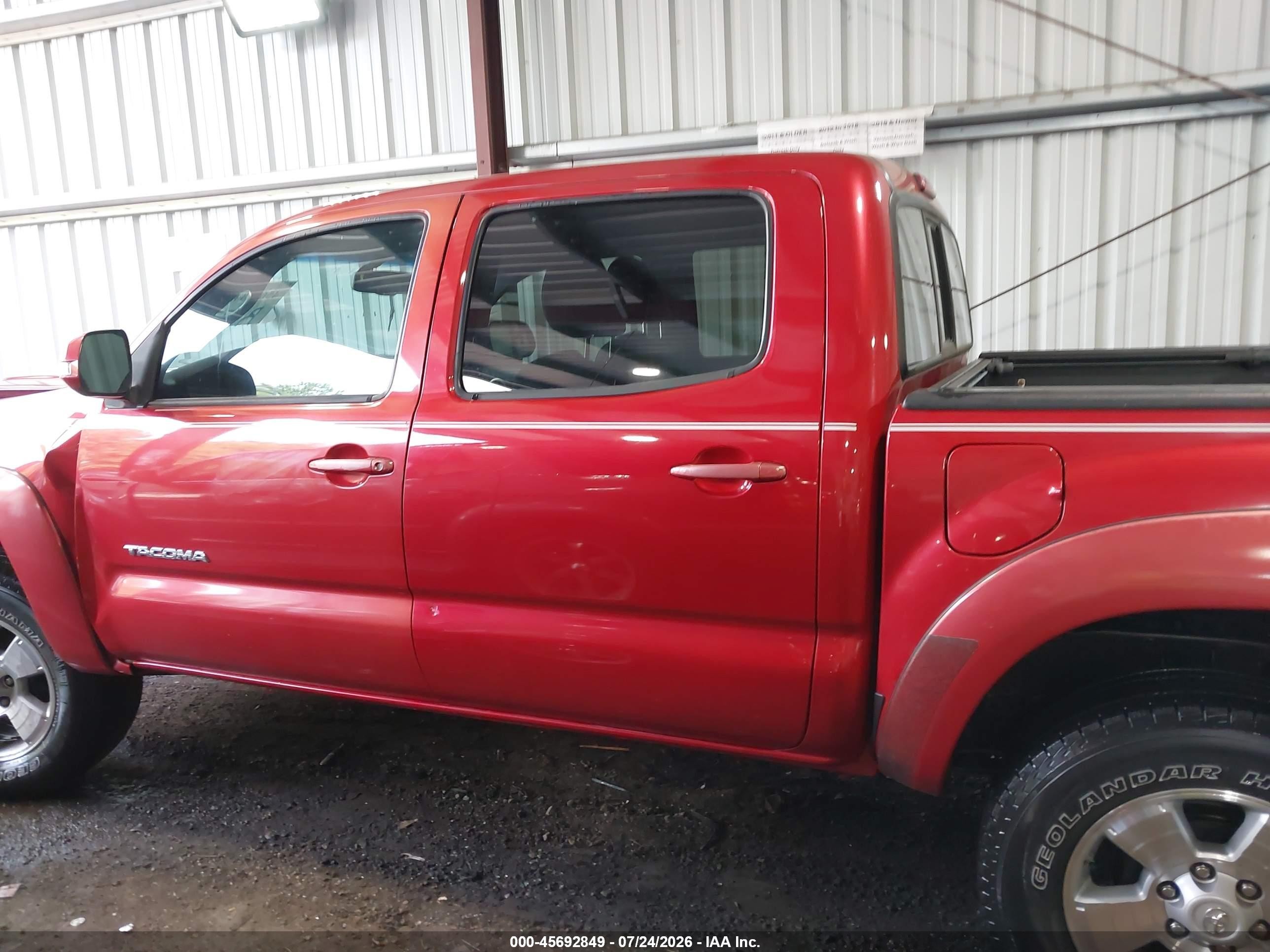 2013 Toyota Tacoma Prerunner V6 Red vin: 3TMJU4GN6DM143135