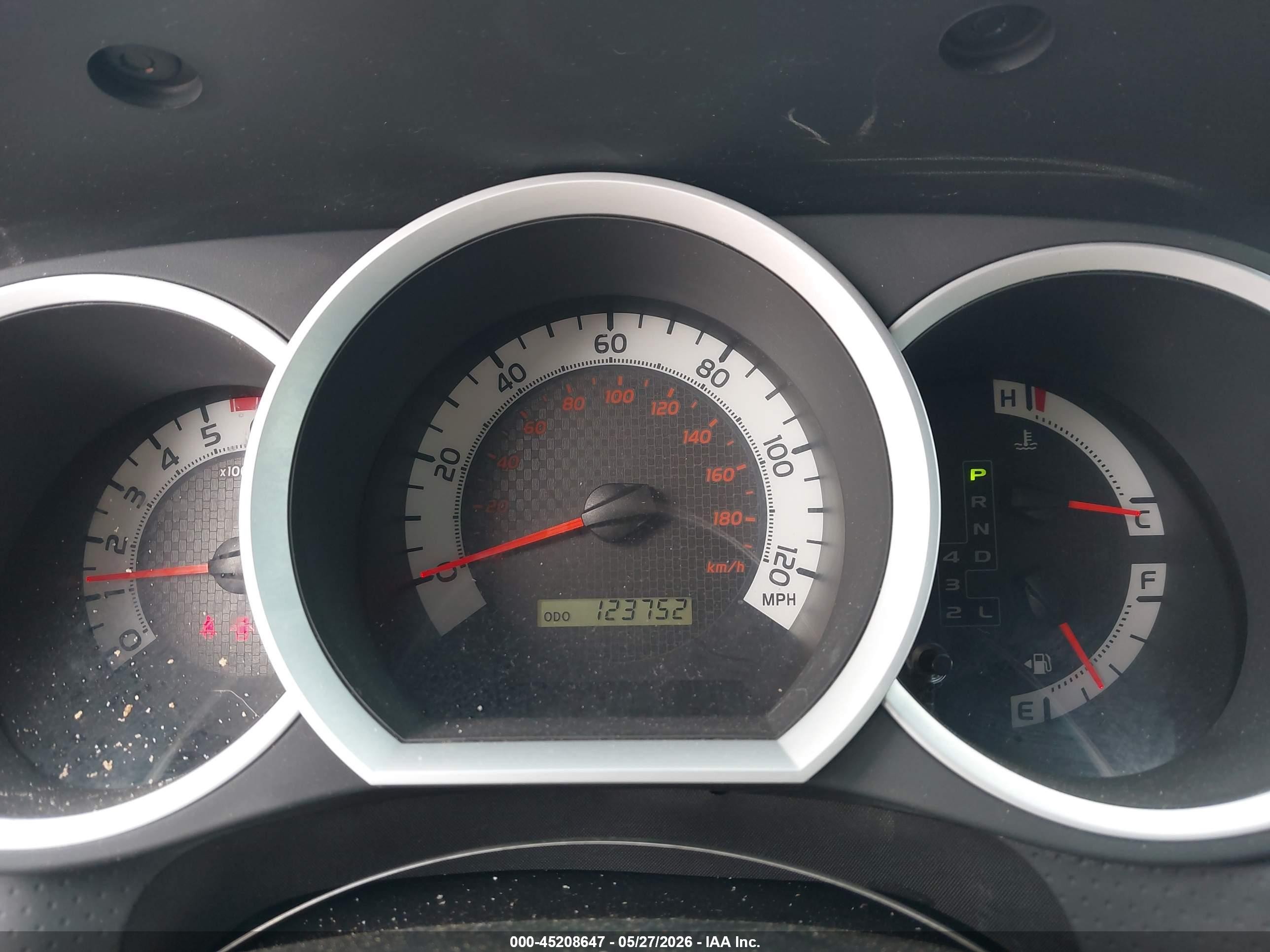 2014 Toyota Tacoma Prerunner V6 White vin: 3TMJU4GN7EM173245