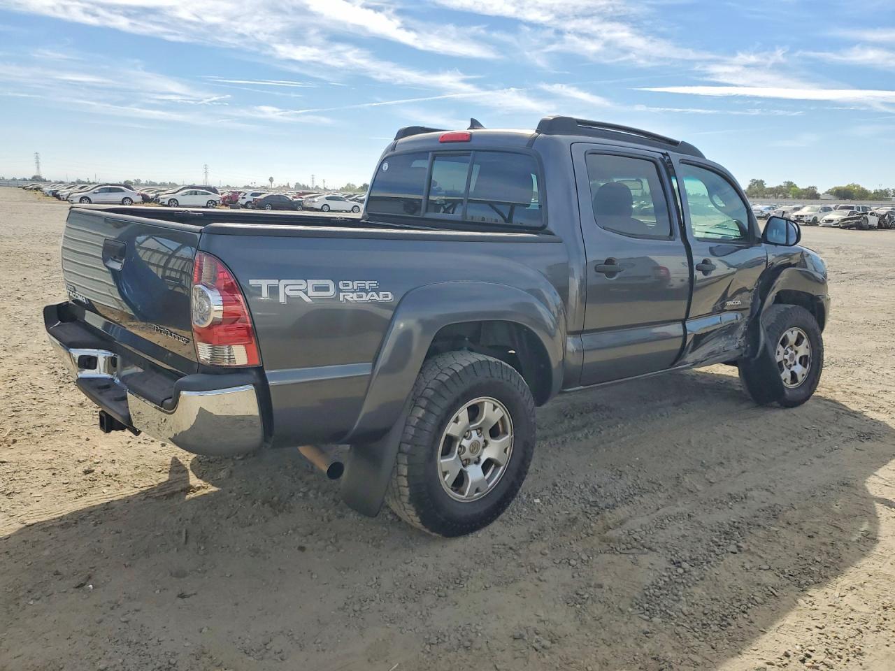 2015 Toyota Tacoma Double Cab Prerunner Gray vin: 3TMJU4GN7FM187941