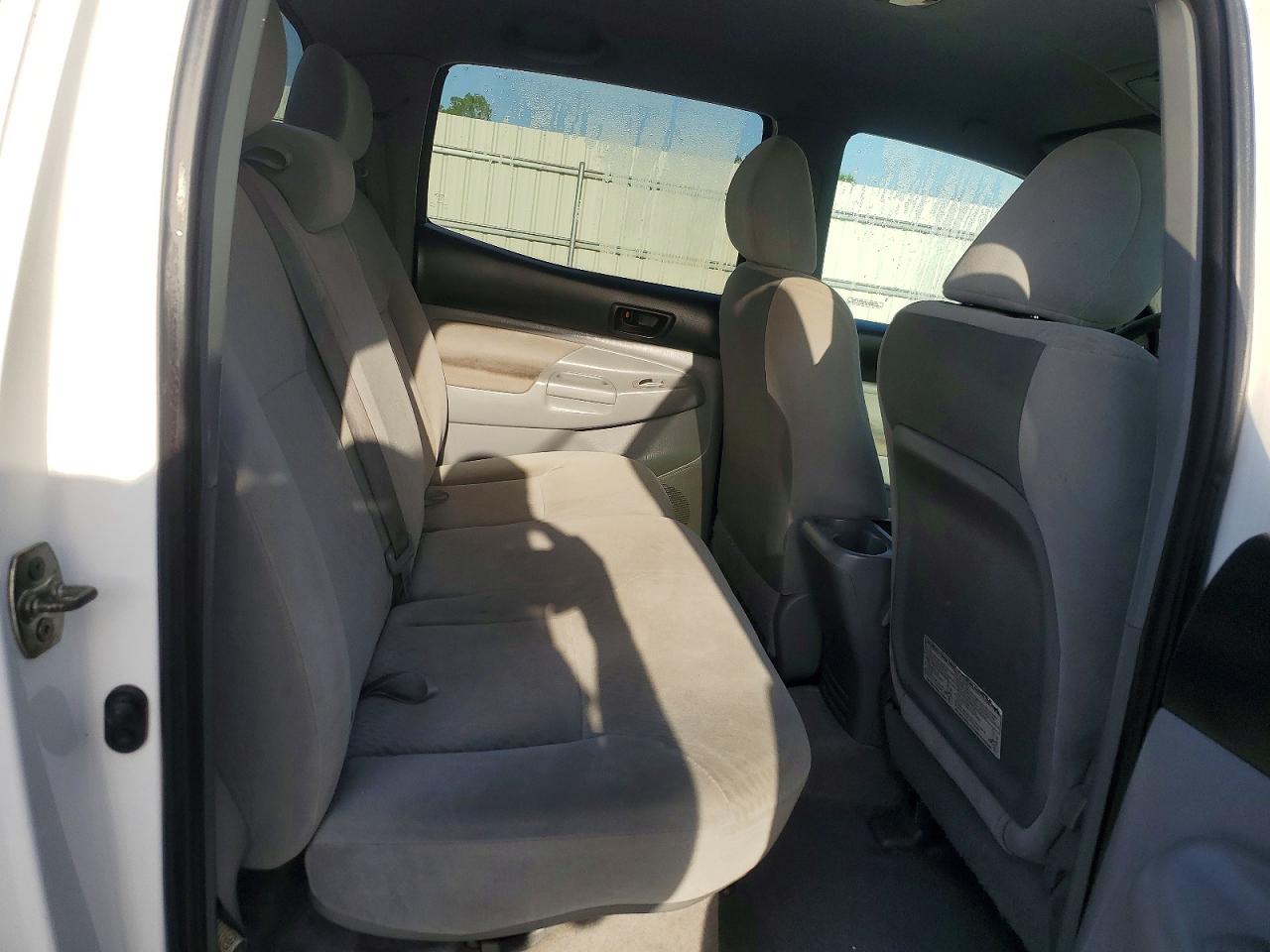 2010 Toyota Tacoma Prerunner V6 White vin: 3TMJU4GN8AM102632