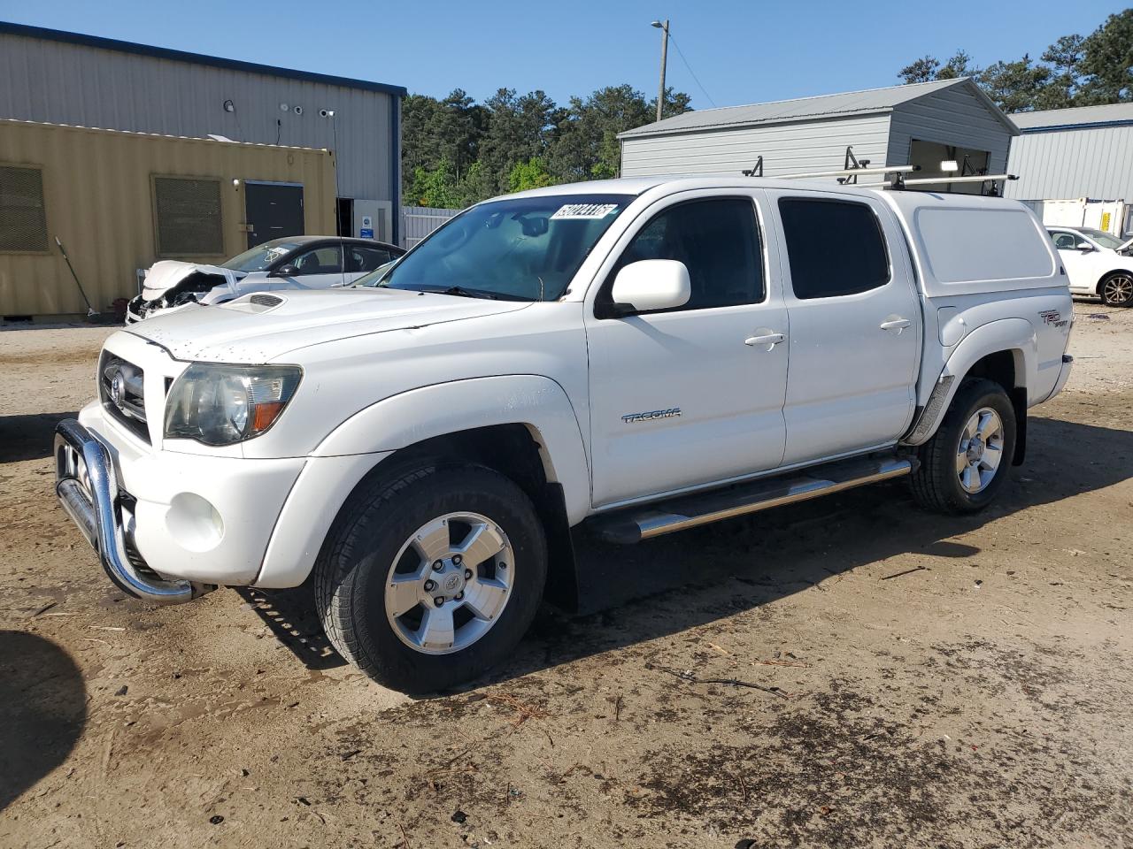 2010 Toyota Tacoma Double Cab Prerunner Белый vin: 3TMJU4GN8AM105126 Damage: Left Front Fender, Dent(S) W/ Paint Dmg, 1 To 2 Inches