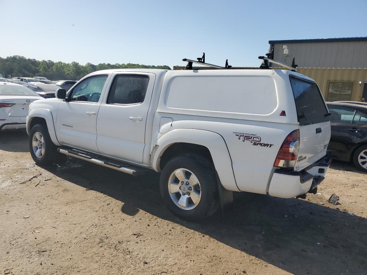 2010 Toyota Tacoma Double Cab Prerunner Белый vin: 3TMJU4GN8AM105126 Damage: Left Bed Side, Dent(S) W/No Paint Dmg, < 1/8 Inch