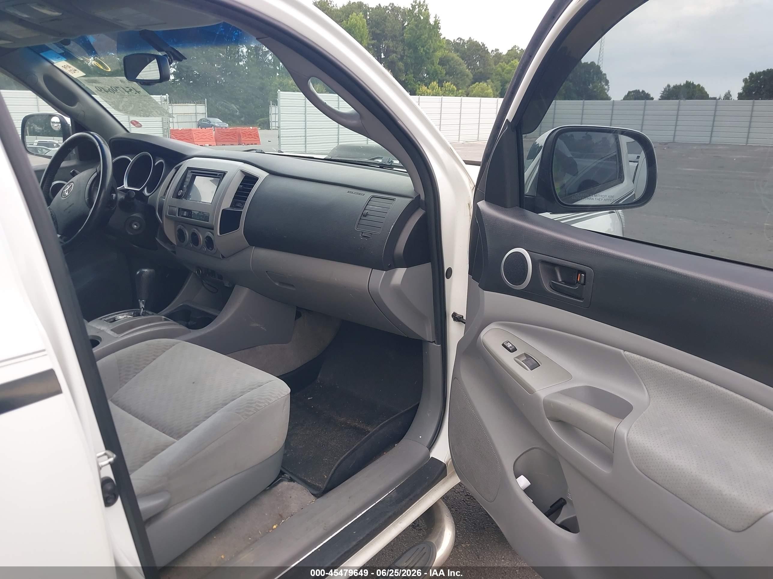 2010 Toyota Tacoma Prerunner V6 White vin: 3TMJU4GN8AM106762