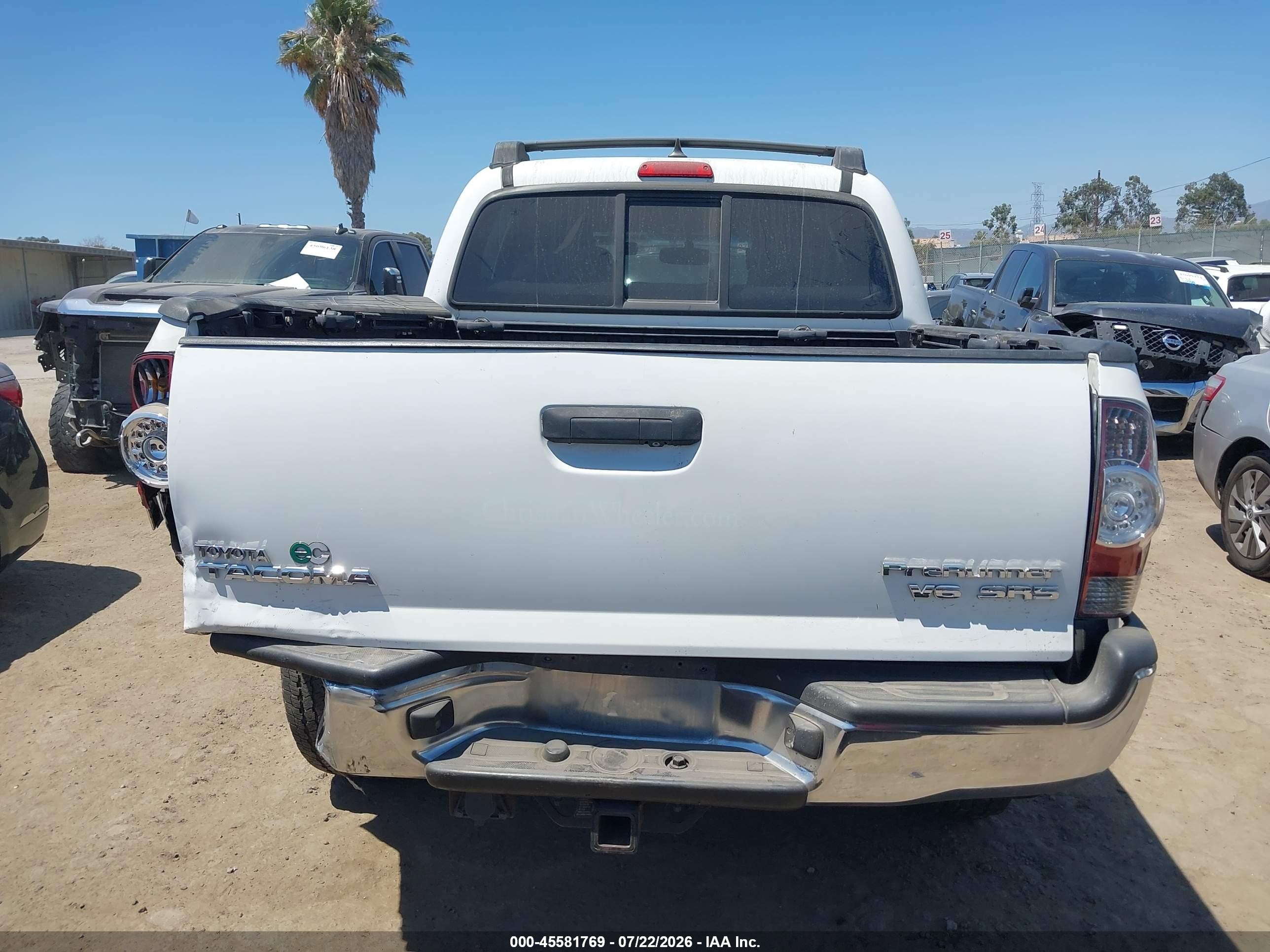 2012 Toyota Tacoma Prerunner V6 White vin: 3TMJU4GN8CM130417