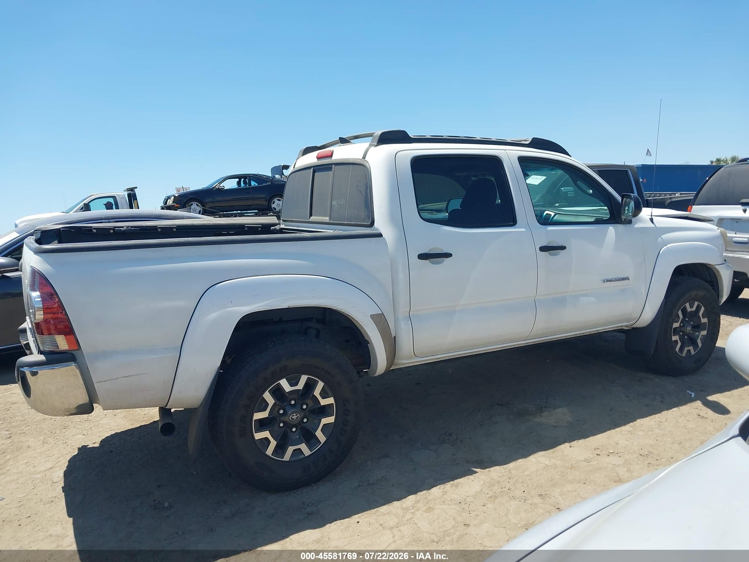 2012 Toyota Tacoma Prerunner V6 White vin: 3TMJU4GN8CM130417