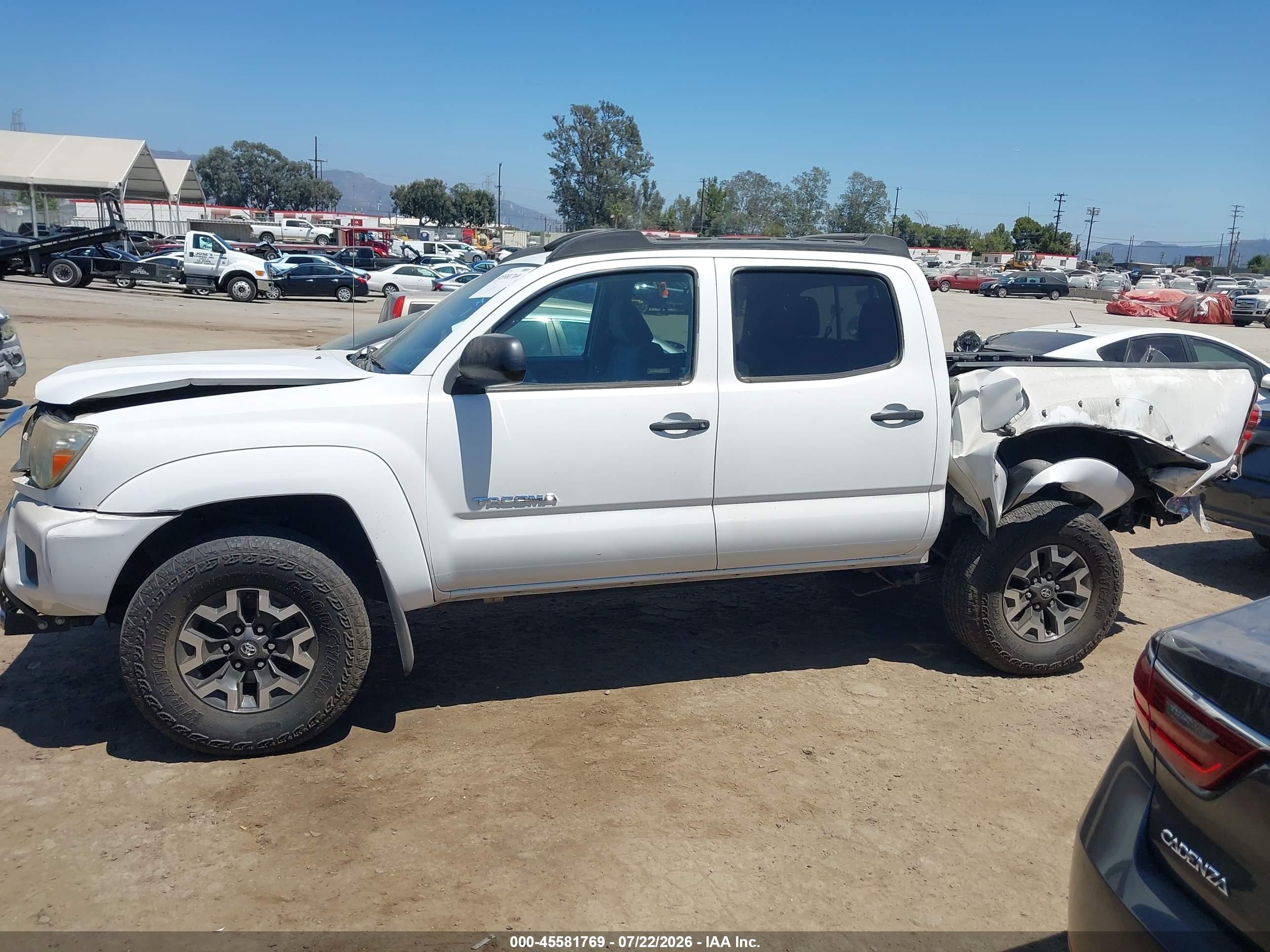 2012 Toyota Tacoma Prerunner V6 White vin: 3TMJU4GN8CM130417