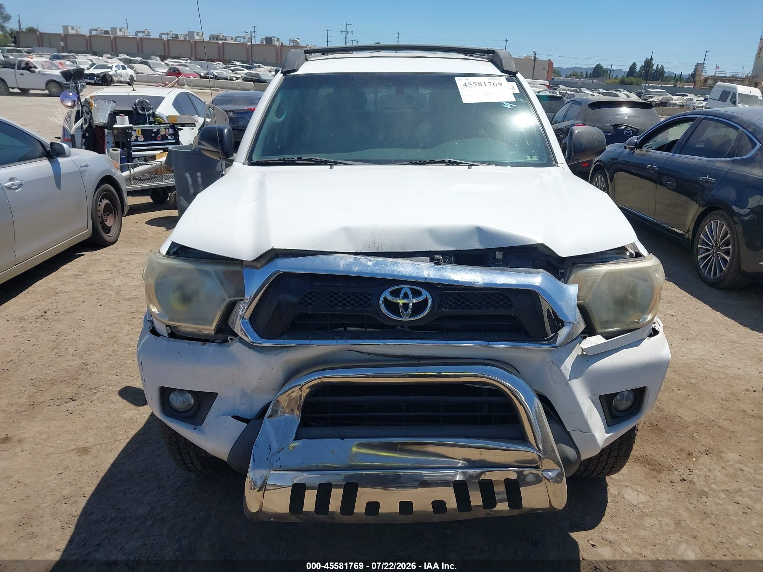 2012 Toyota Tacoma Prerunner V6 White vin: 3TMJU4GN8CM130417