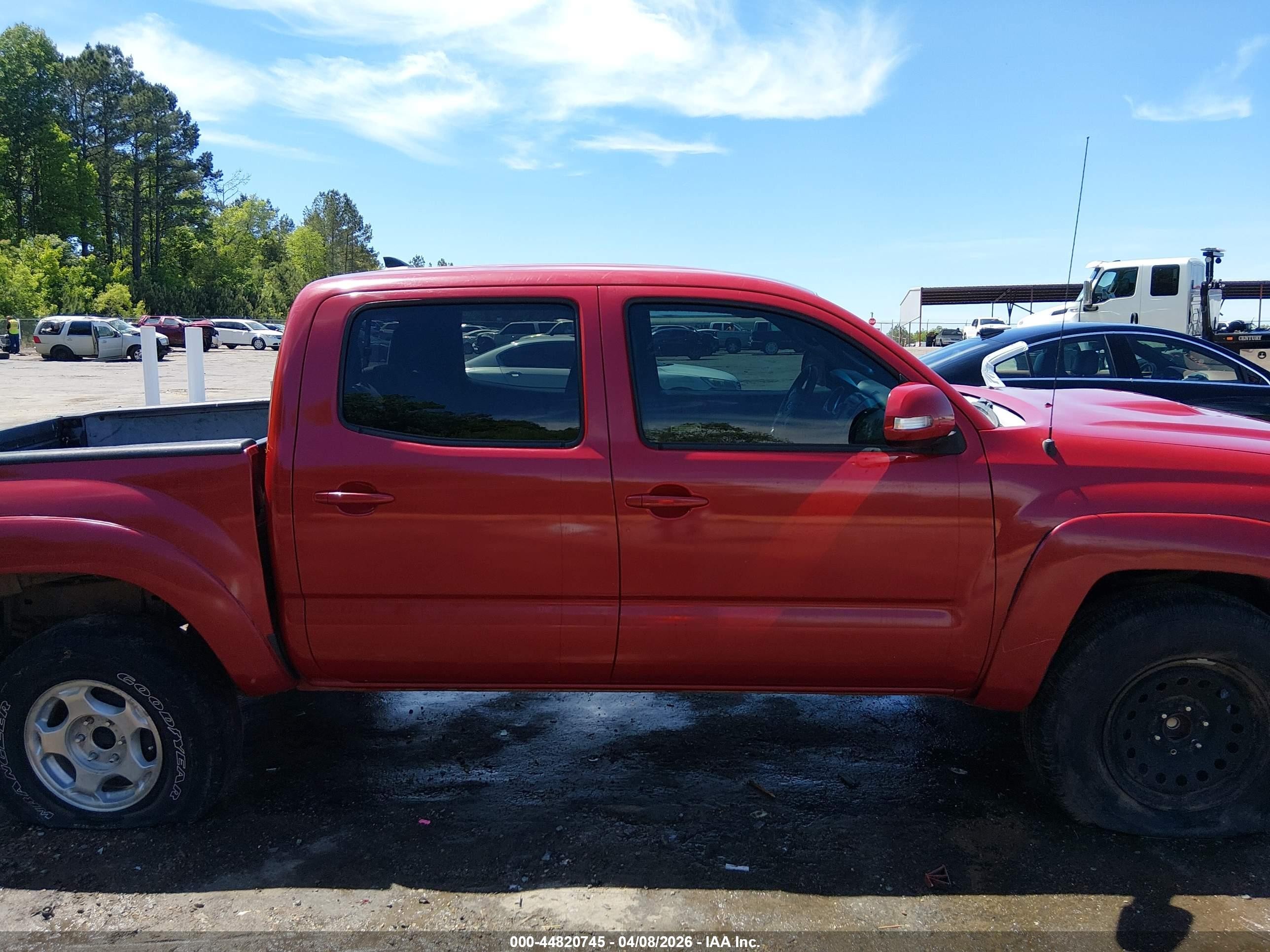 2012 Toyota Tacoma Prerunner V6 Red vin: 3TMJU4GN8CM136623