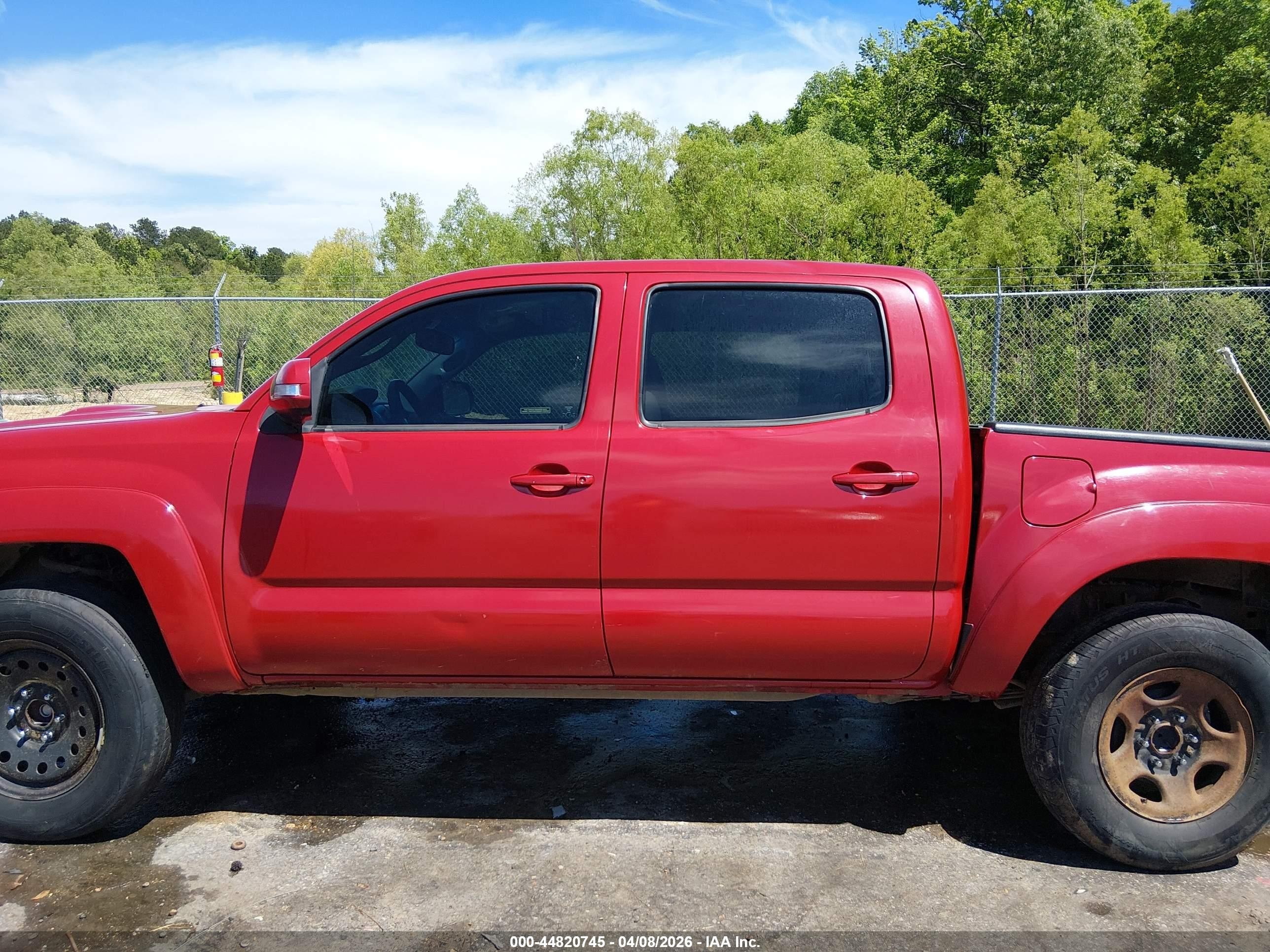 2012 Toyota Tacoma Prerunner V6 Red vin: 3TMJU4GN8CM136623