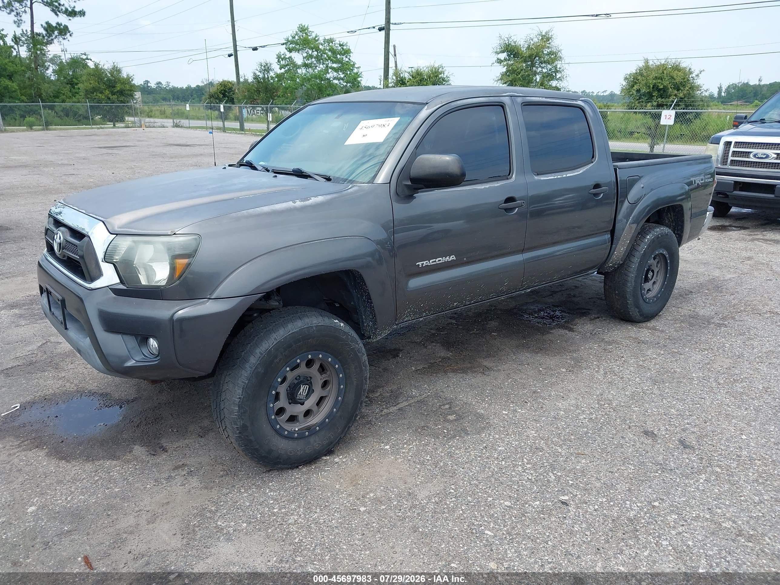 2013 Toyota Tacoma Prerunner V6 Gray vin: 3TMJU4GN8DM149812