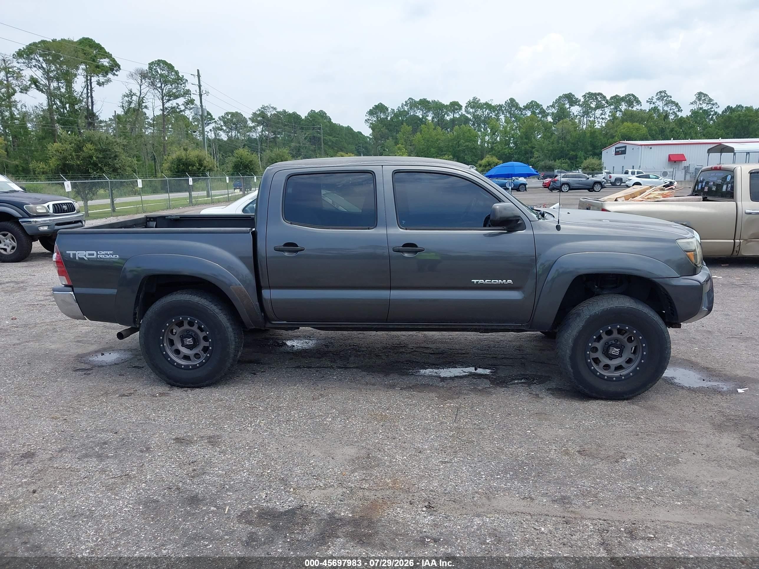2013 Toyota Tacoma Prerunner V6 Gray vin: 3TMJU4GN8DM149812