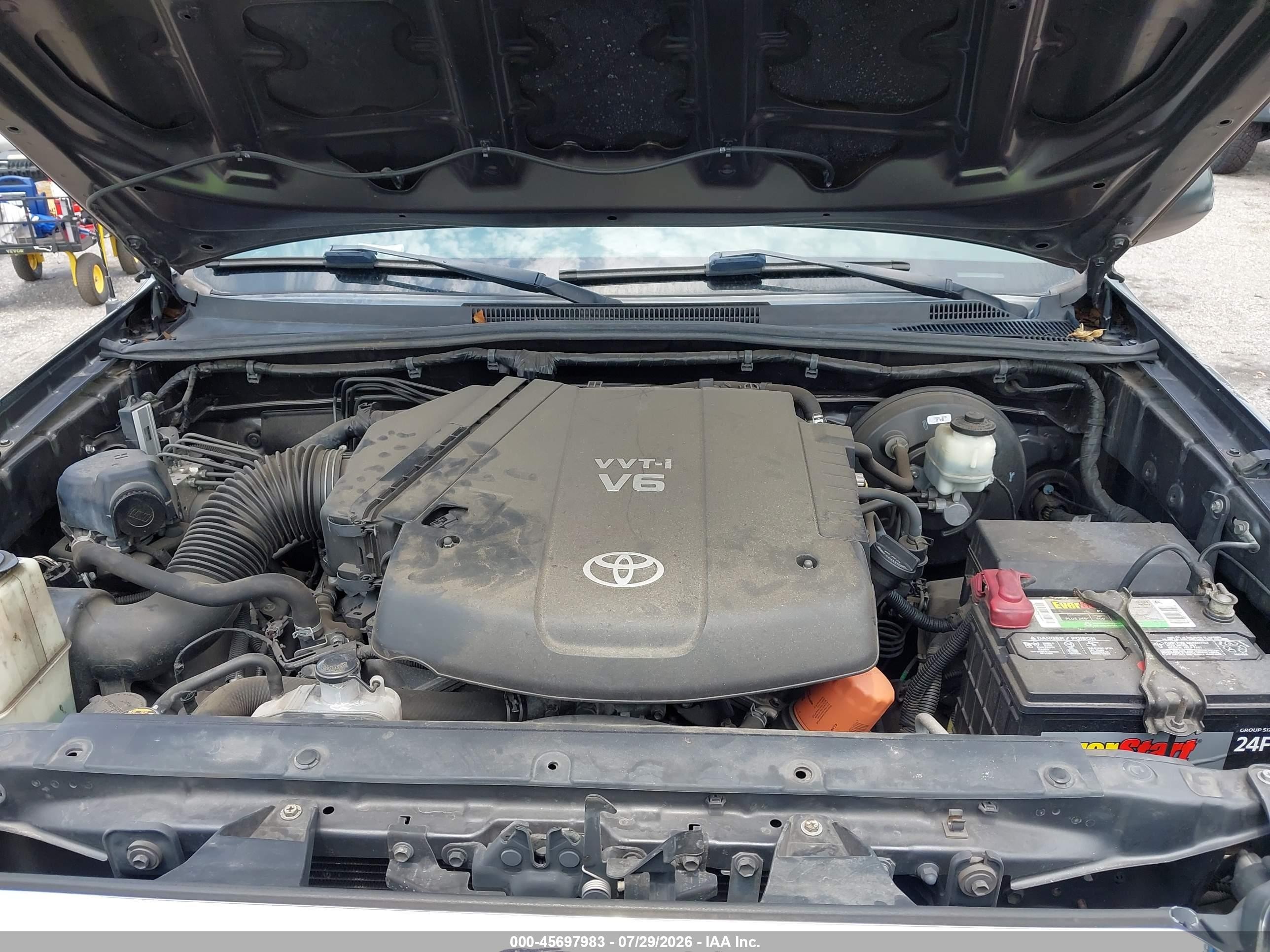 2013 Toyota Tacoma Prerunner V6 Gray vin: 3TMJU4GN8DM149812