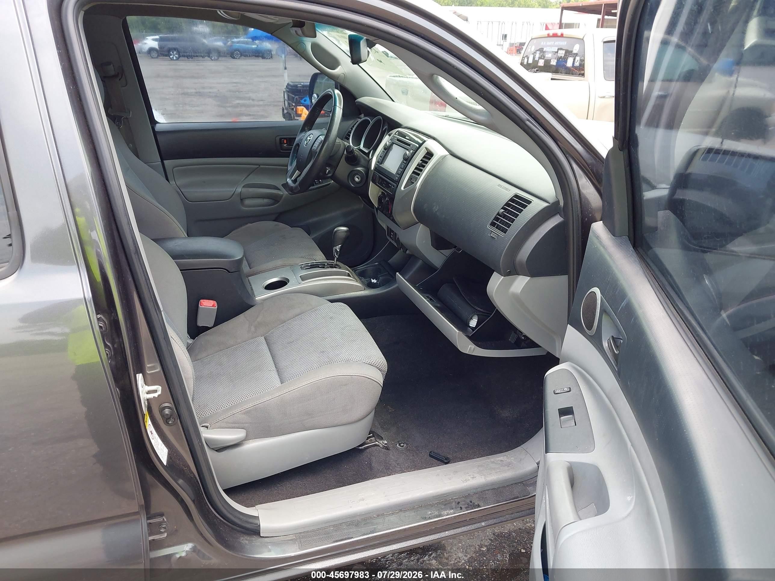 2013 Toyota Tacoma Prerunner V6 Gray vin: 3TMJU4GN8DM149812