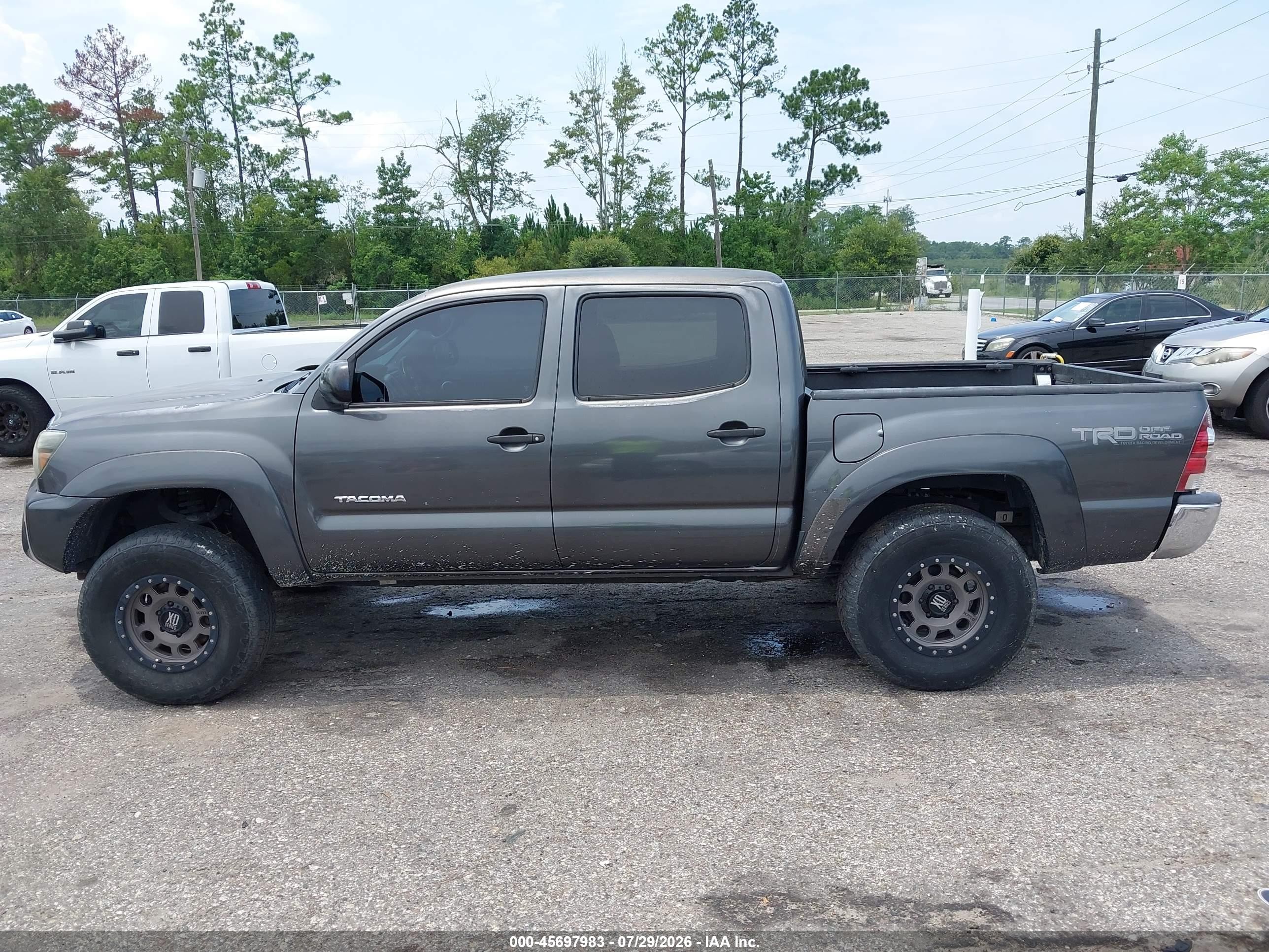 2013 Toyota Tacoma Prerunner V6 Gray vin: 3TMJU4GN8DM149812