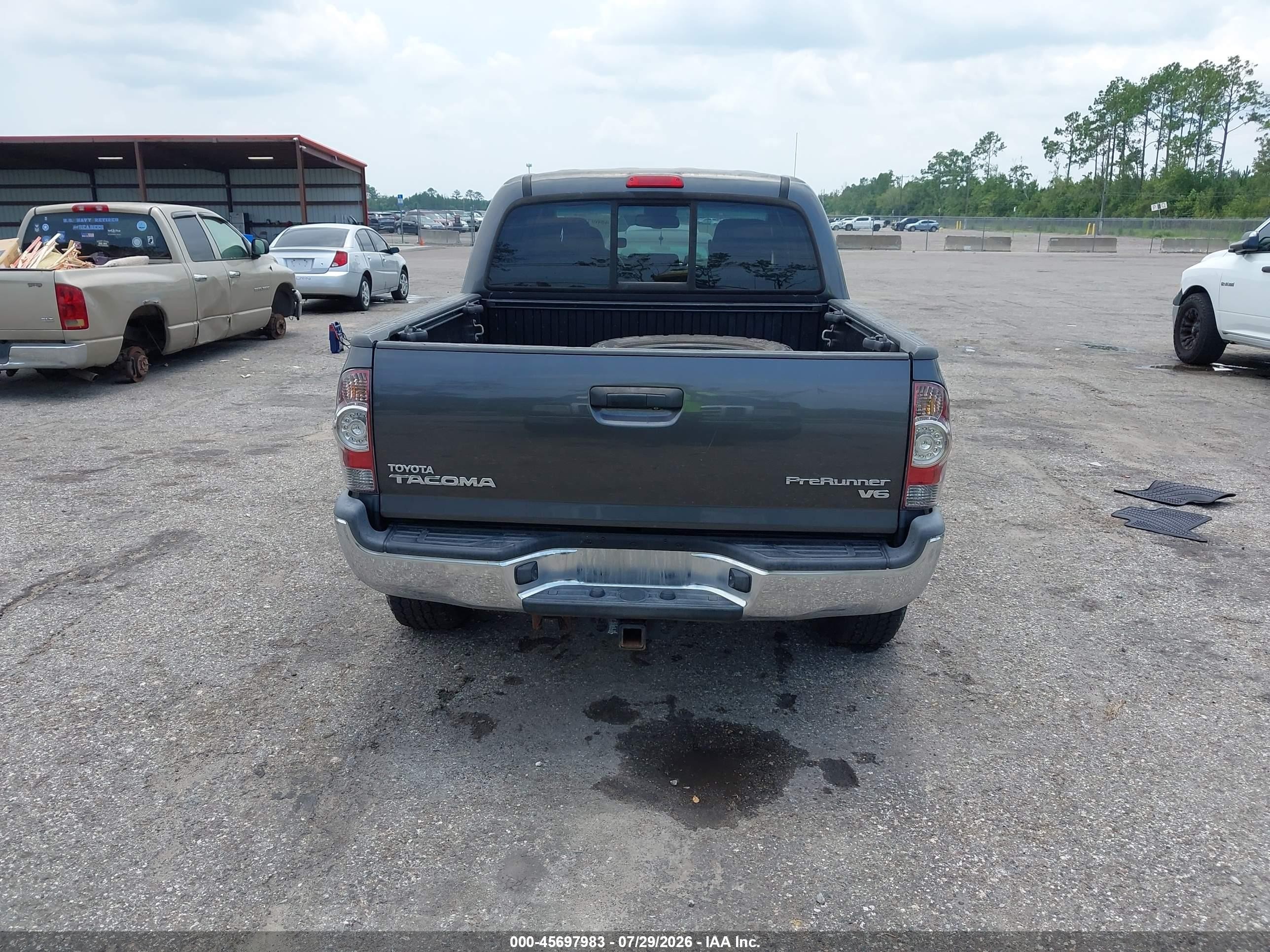 2013 Toyota Tacoma Prerunner V6 Gray vin: 3TMJU4GN8DM149812