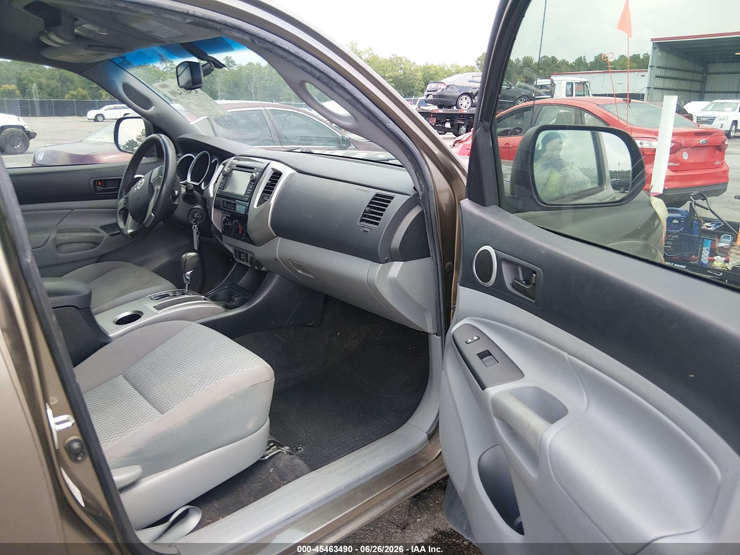 2013 Toyota Tacoma Prerunner V6 Brown vin: 3TMJU4GN8DM152676