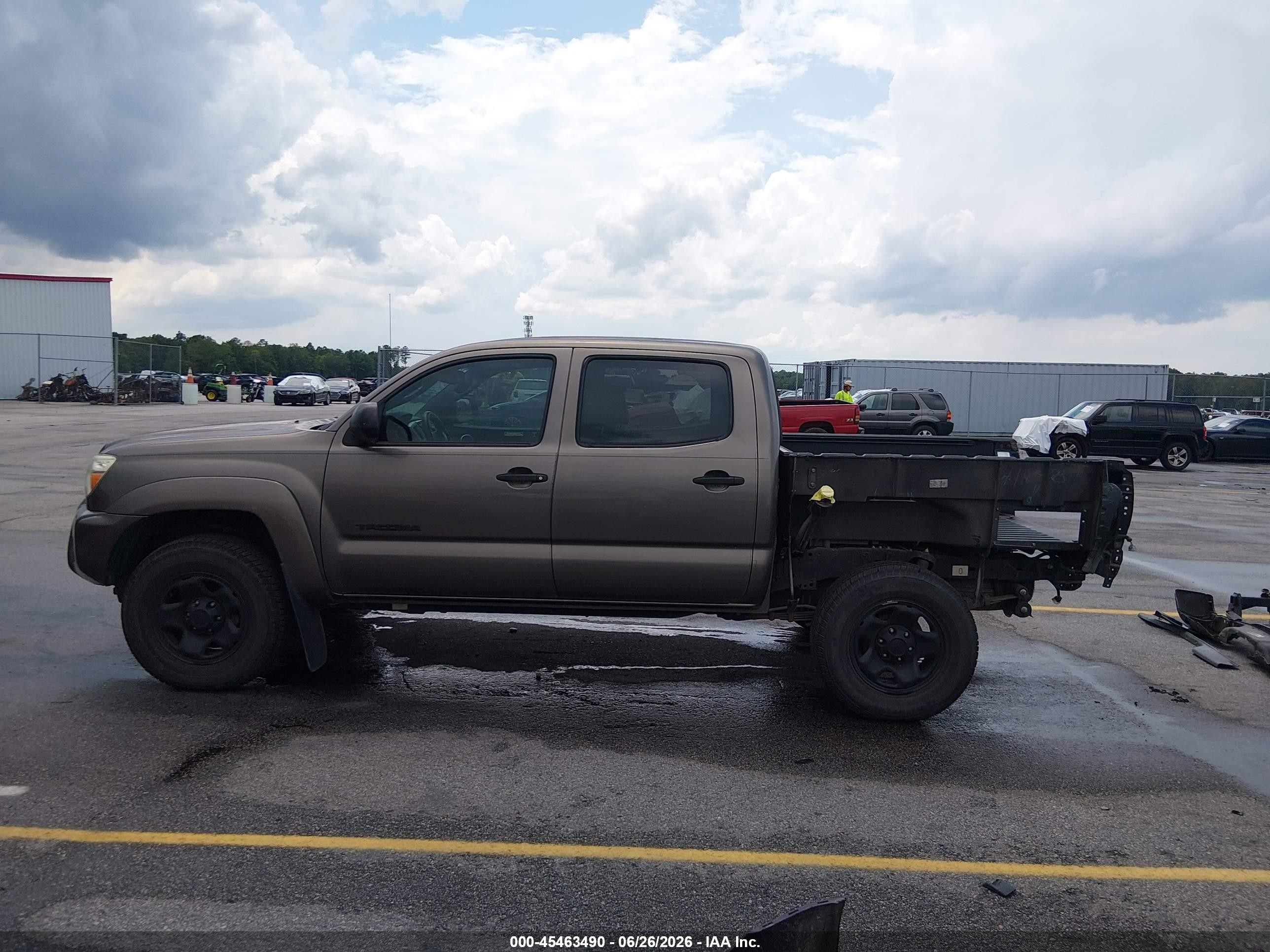 2013 Toyota Tacoma Prerunner V6 Brown vin: 3TMJU4GN8DM152676